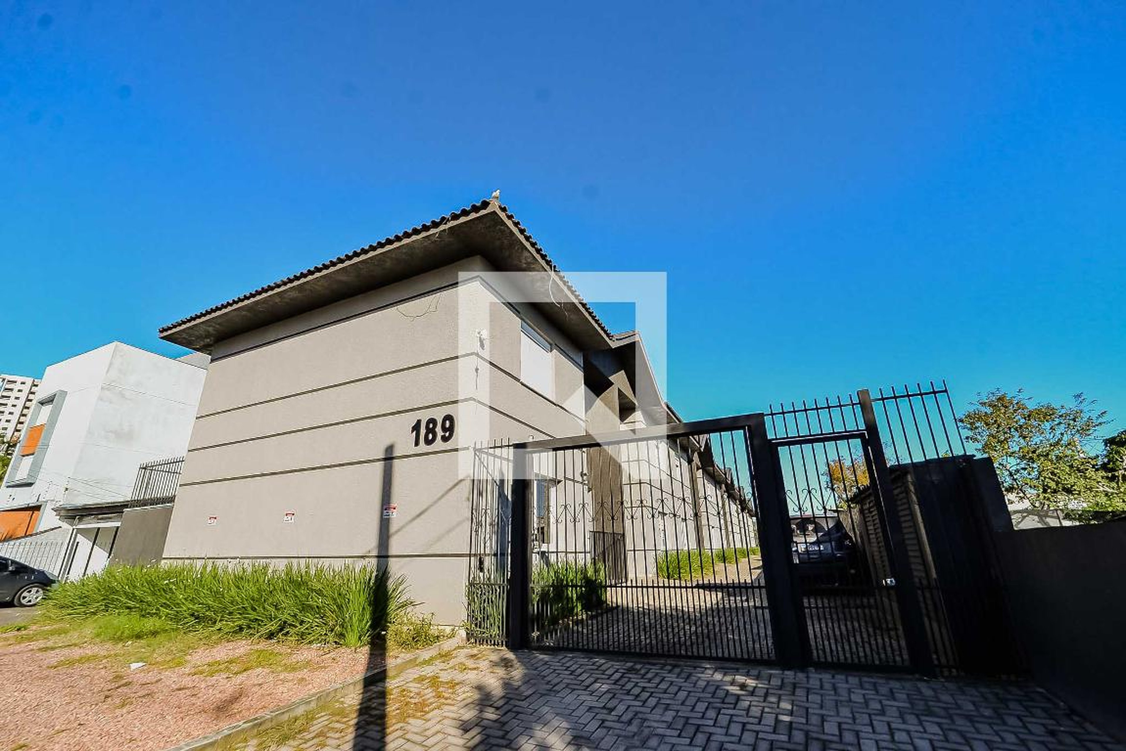 Fachada Condomínio em Avenida Alexandre Luiz, 189