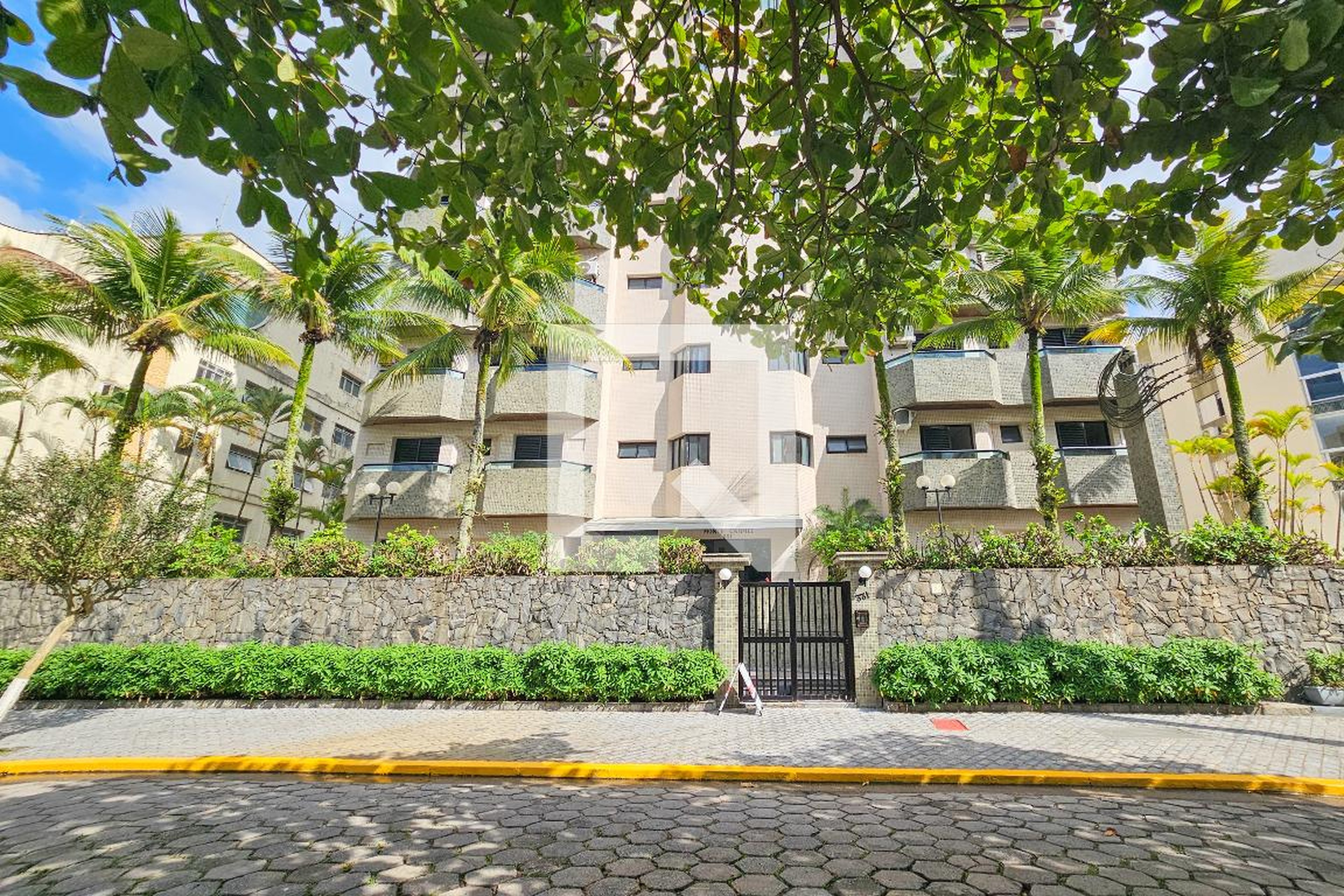 Fachada Condomínio em Avenida Miguel Estefno, 331