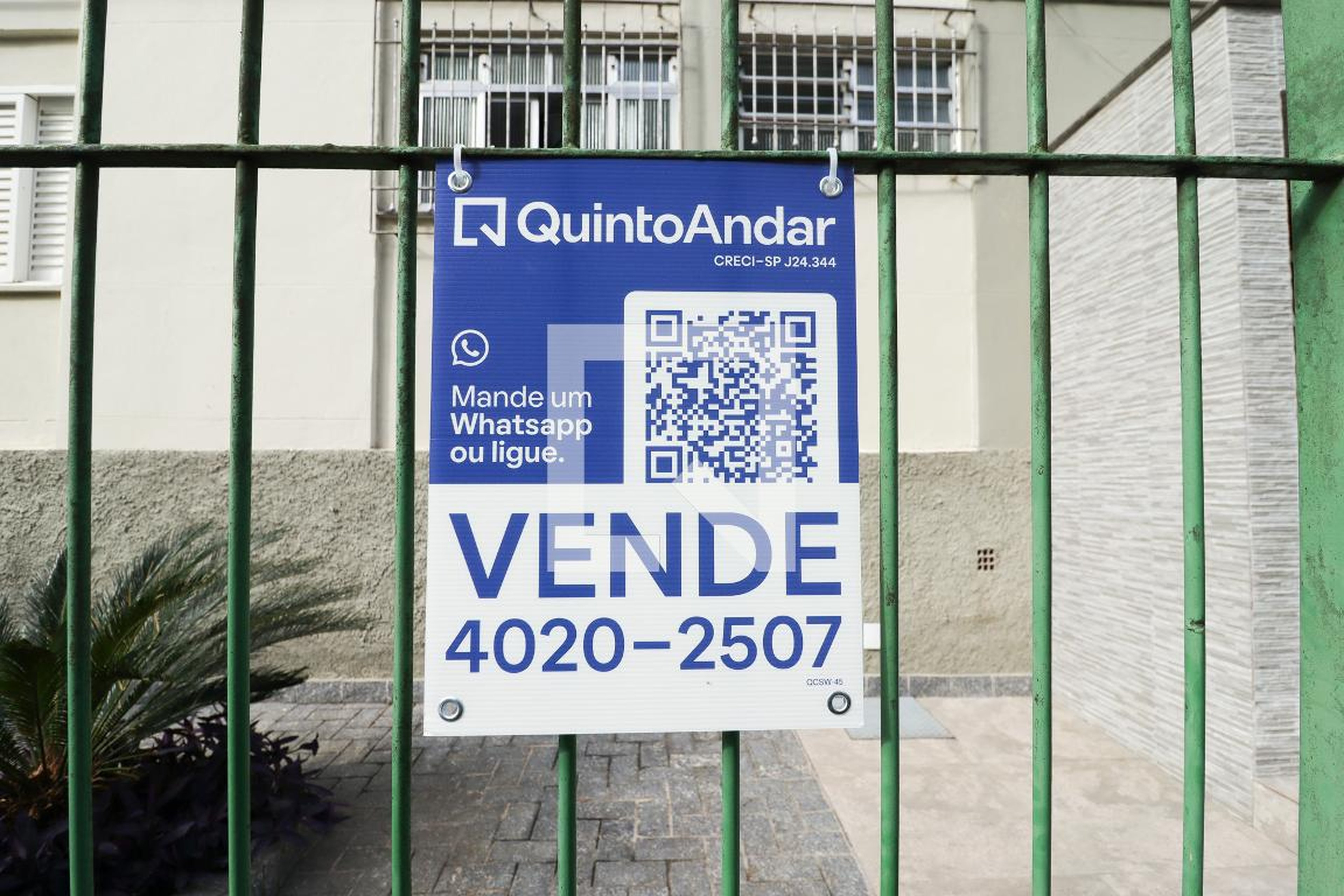 Fachada Condomínio em Rua Professor Antônio da Costa, 116