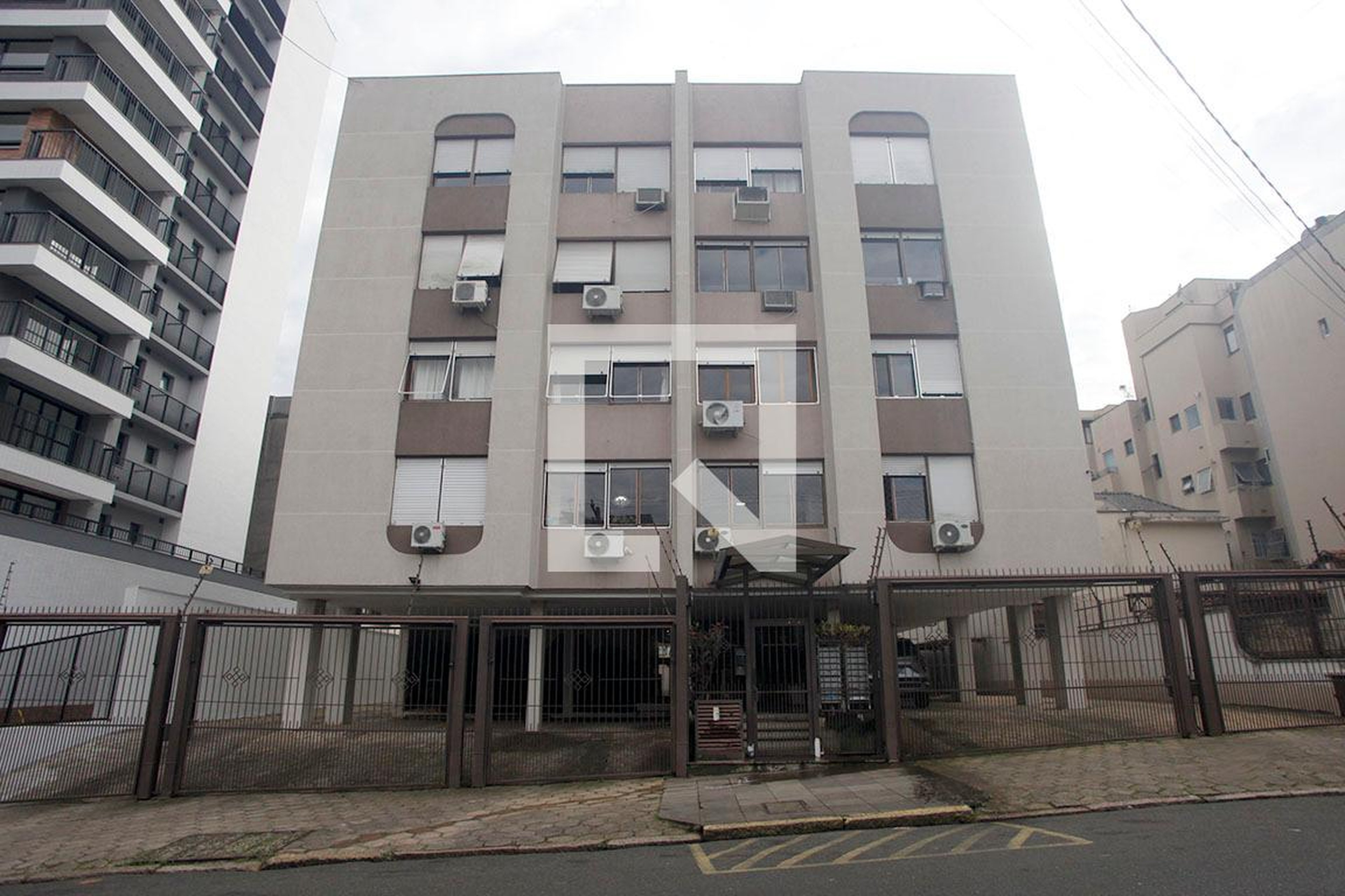 Fachada Condomínio em Rua Dona Eugênia, 802