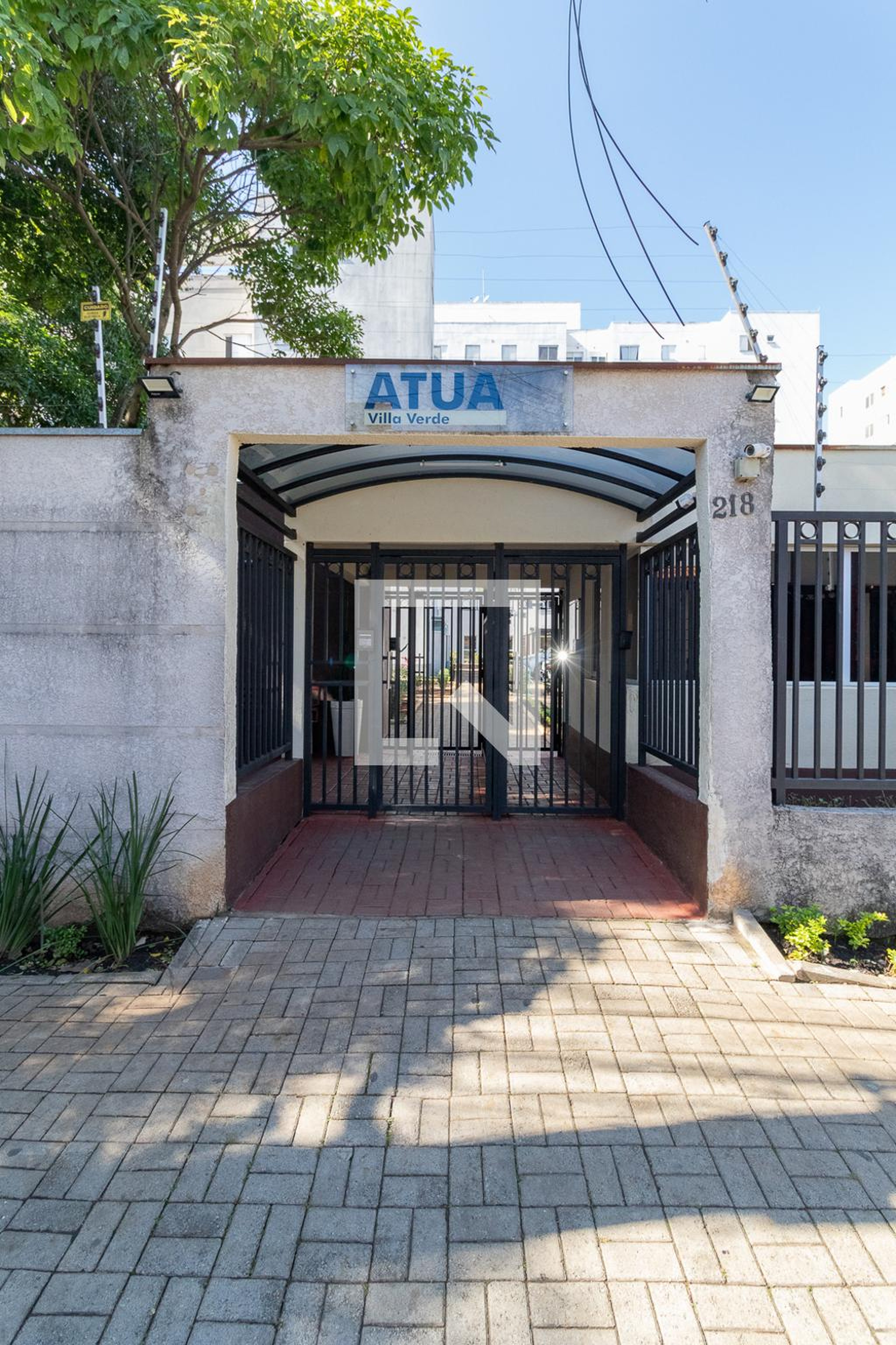 Fachada Condomínio em Rua Guirá-Acangatara, 218