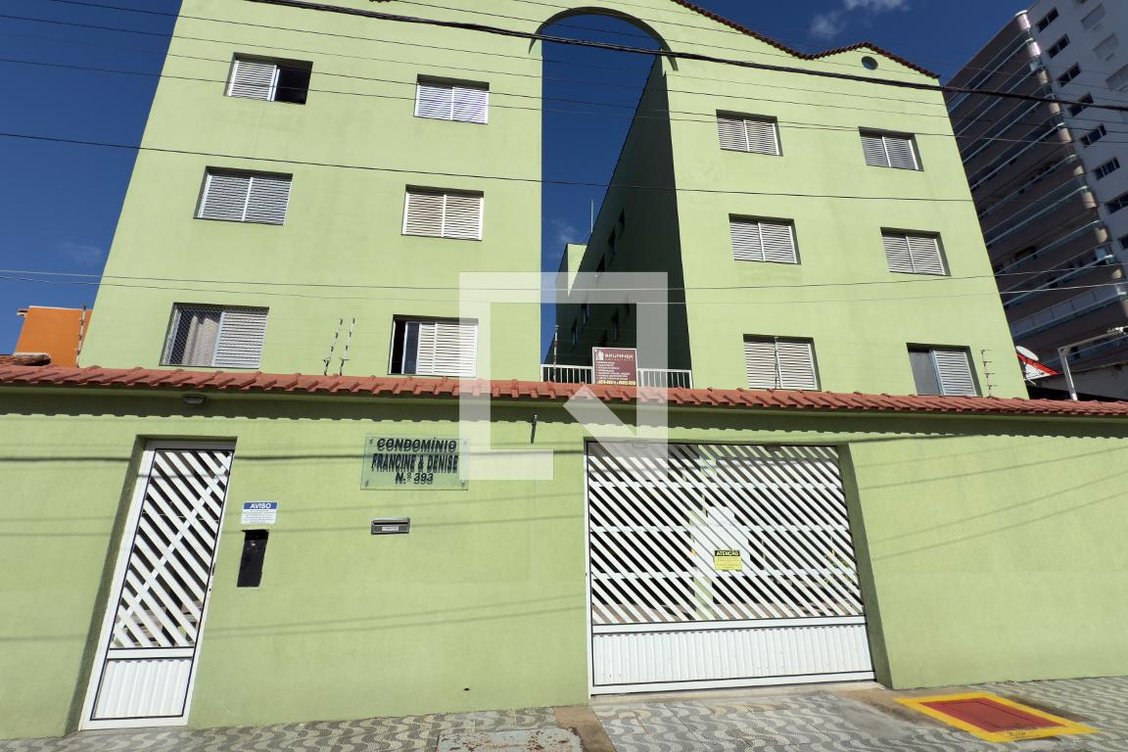 Fachada do Prédio Condomínio Francine e Denise
