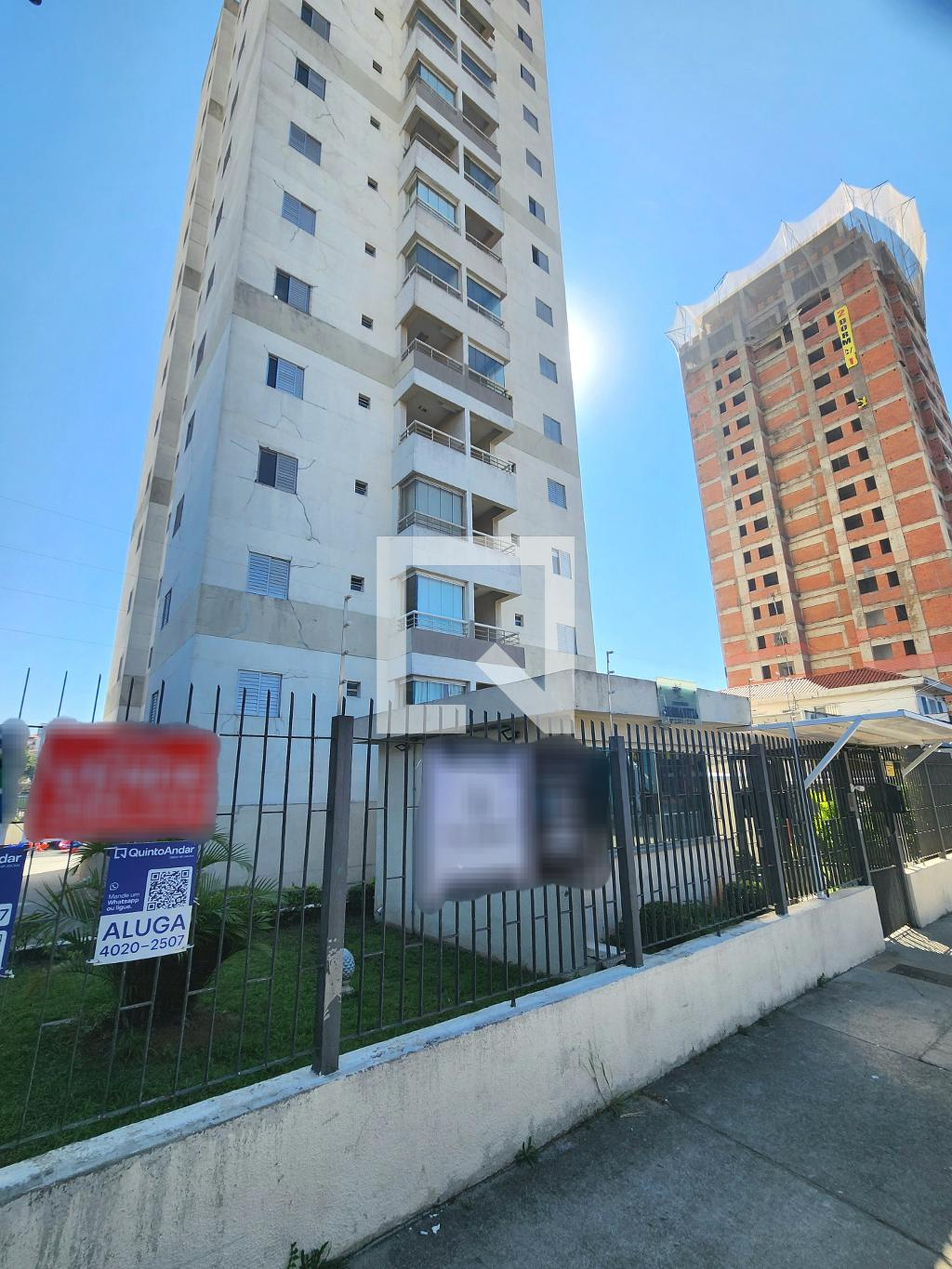 Fachada Condomínio em Avenida Júlio Buono, 2352