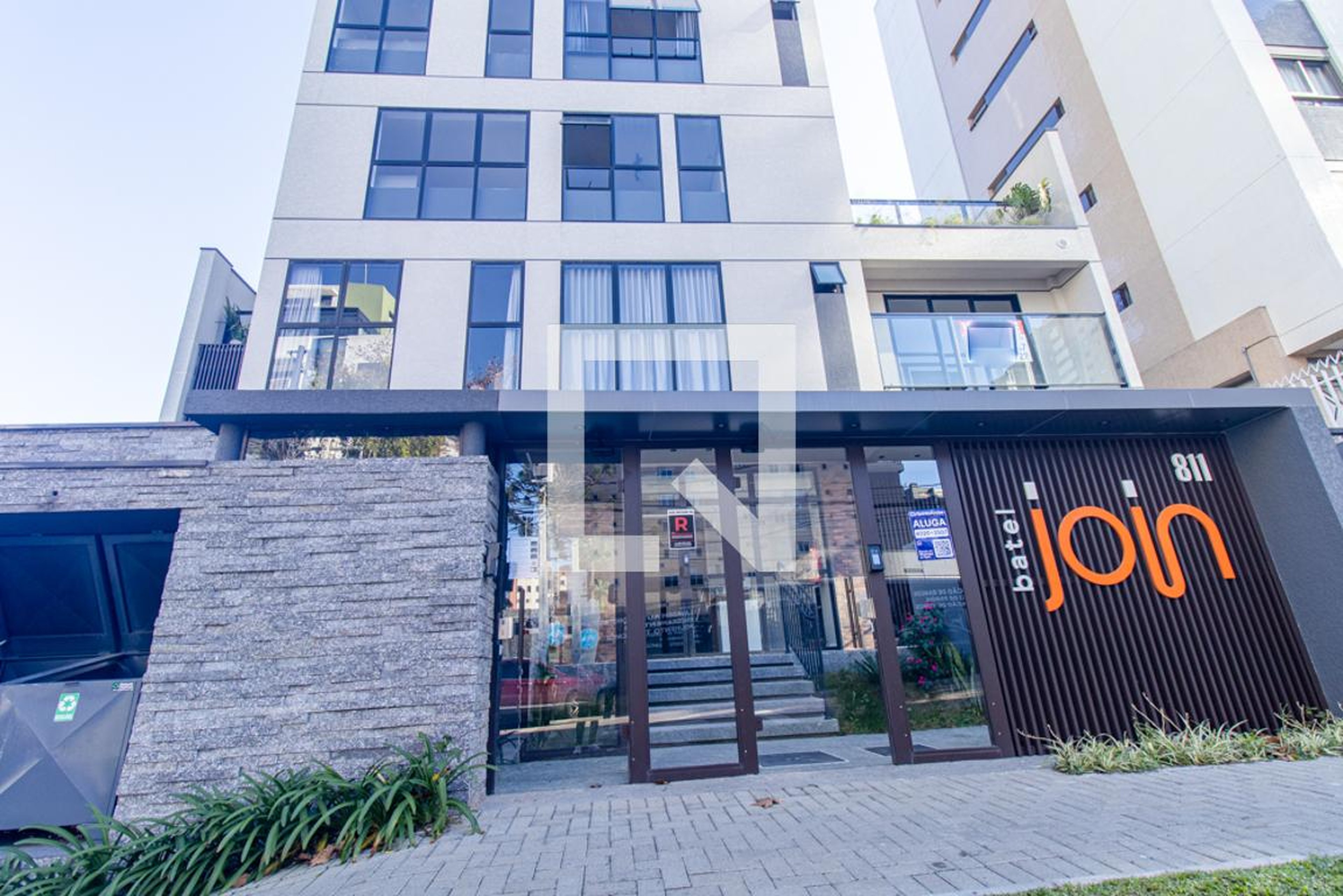 Fachada do Condomínio Condomínio Batel Join