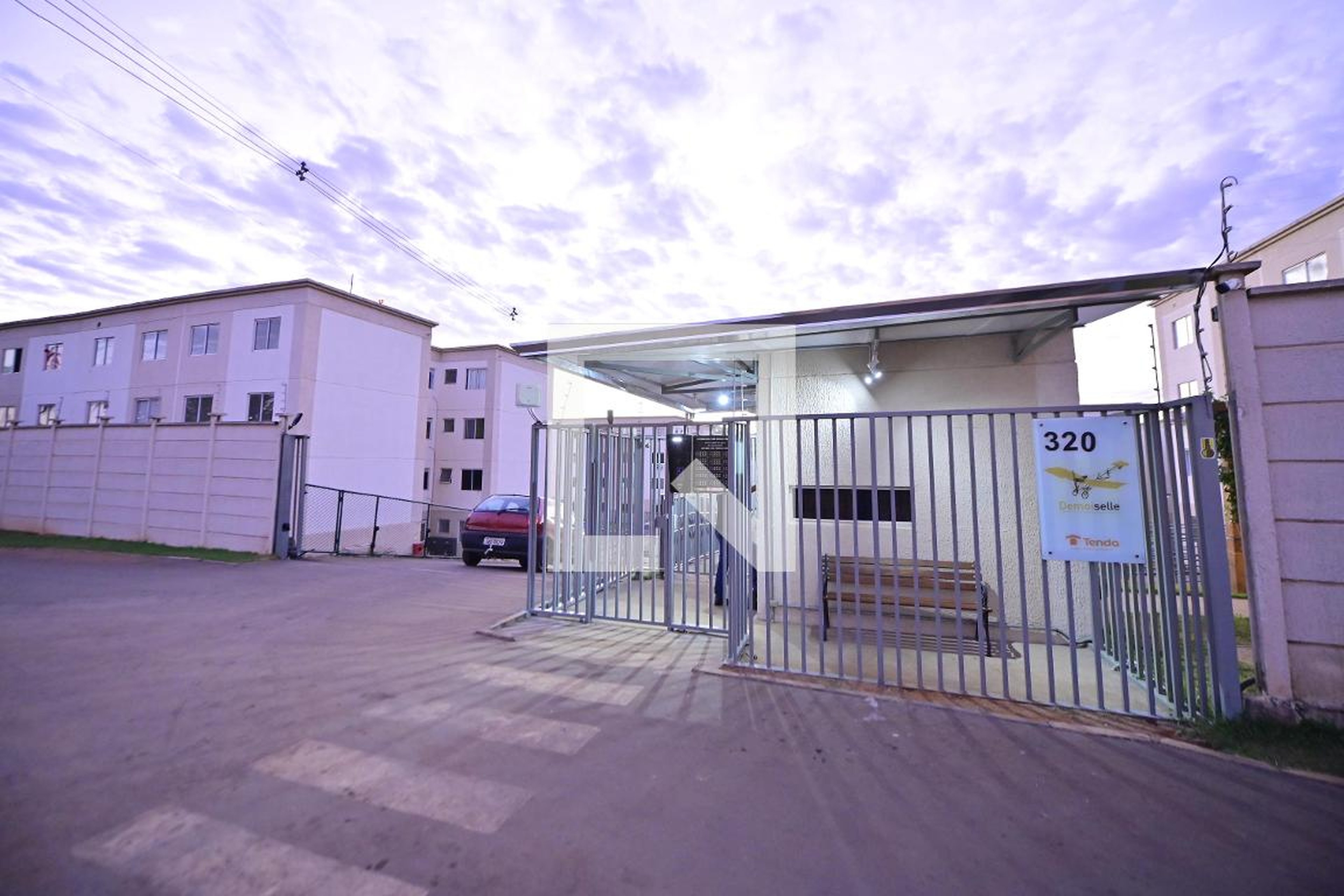 Fachada Condomínio em Rua RB 1, 2-98