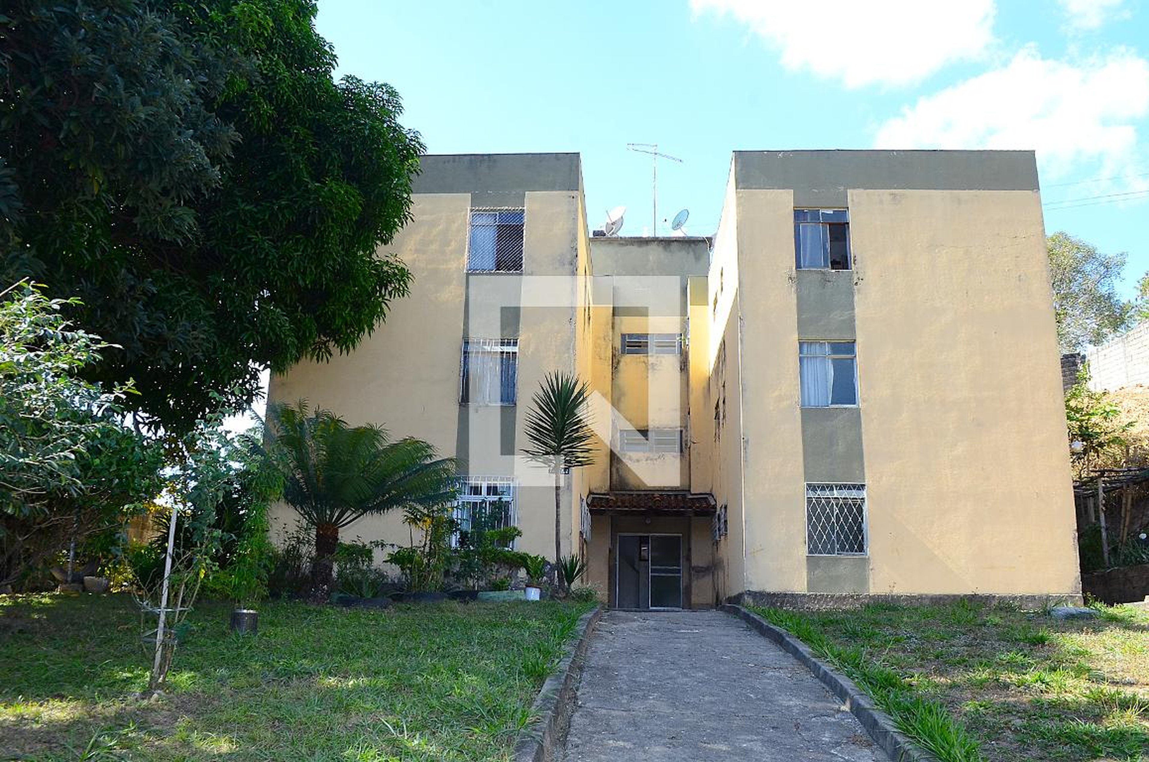 Fachada do Prédio Condomínio em Rua Serra da Mantiqueira, 755