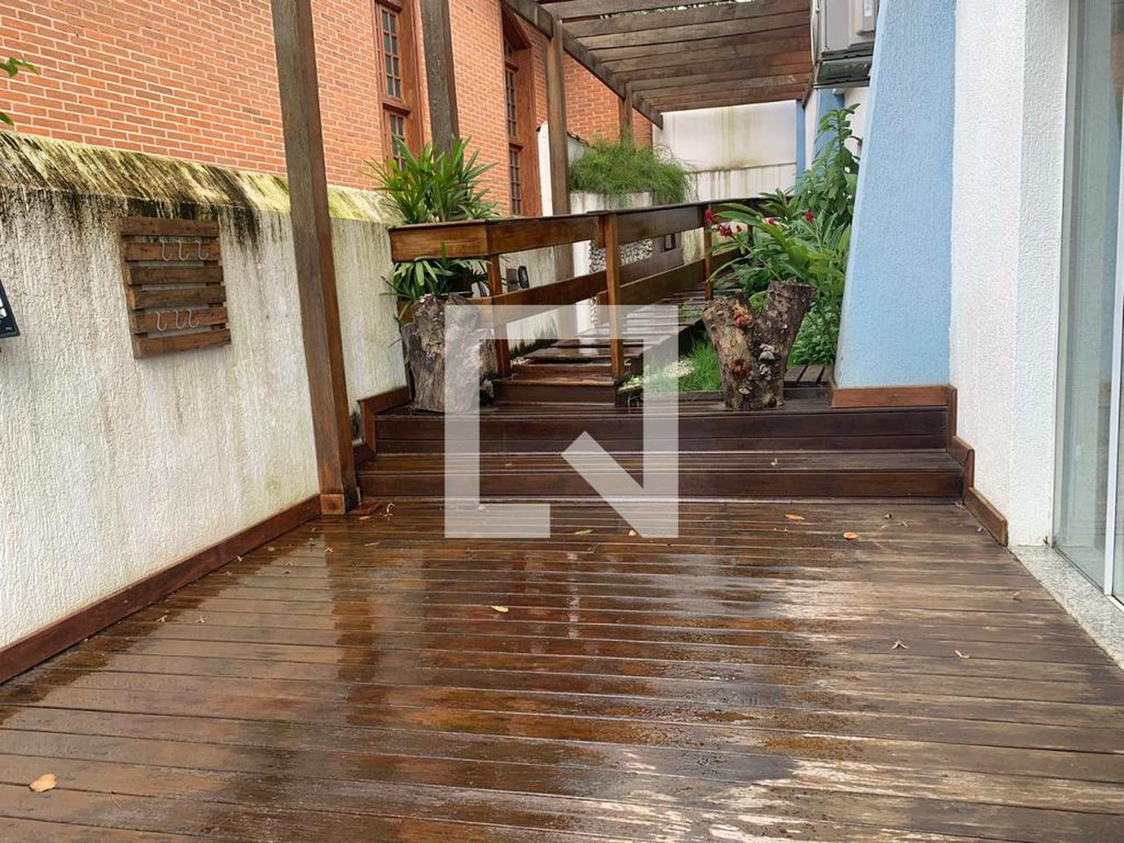 Área Externa - Alpha 4