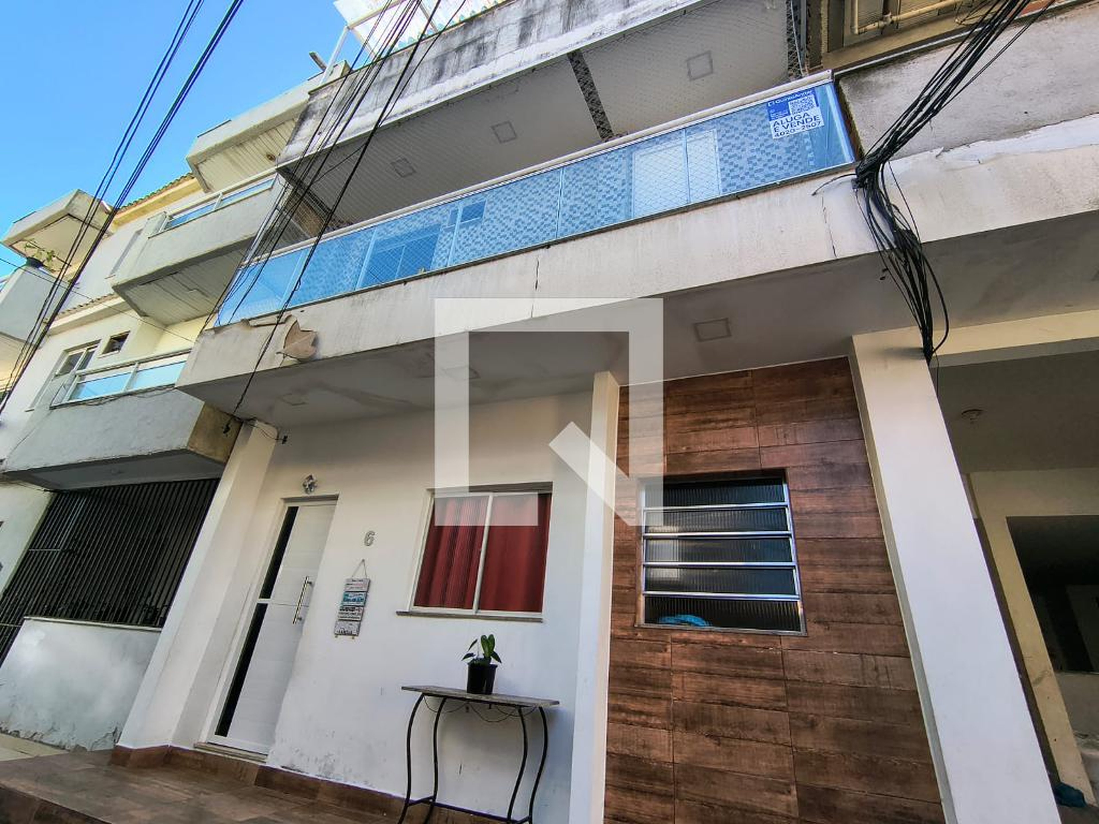 Fachada do Prédio Condomínio em Rua Crisantemos, 6