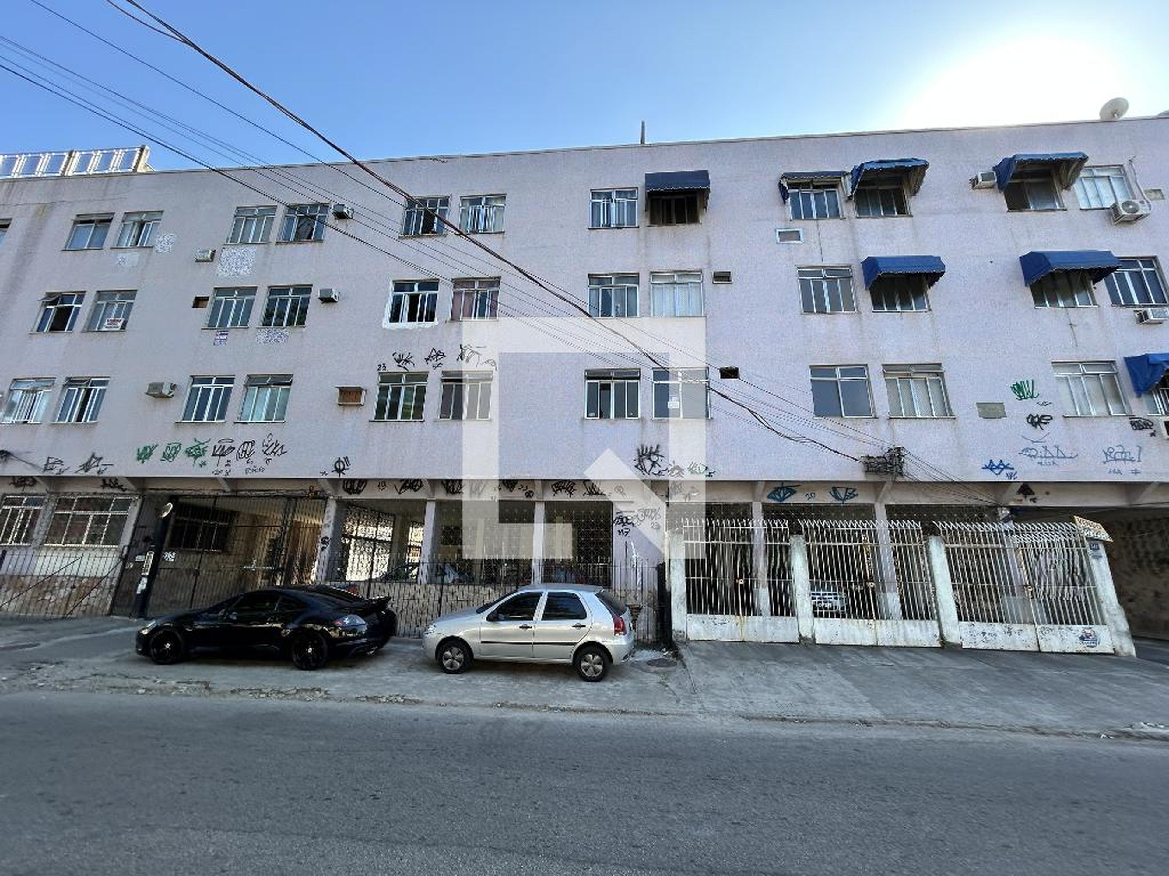 Fachada Condomínio em Rua Carlos Xavier, 342