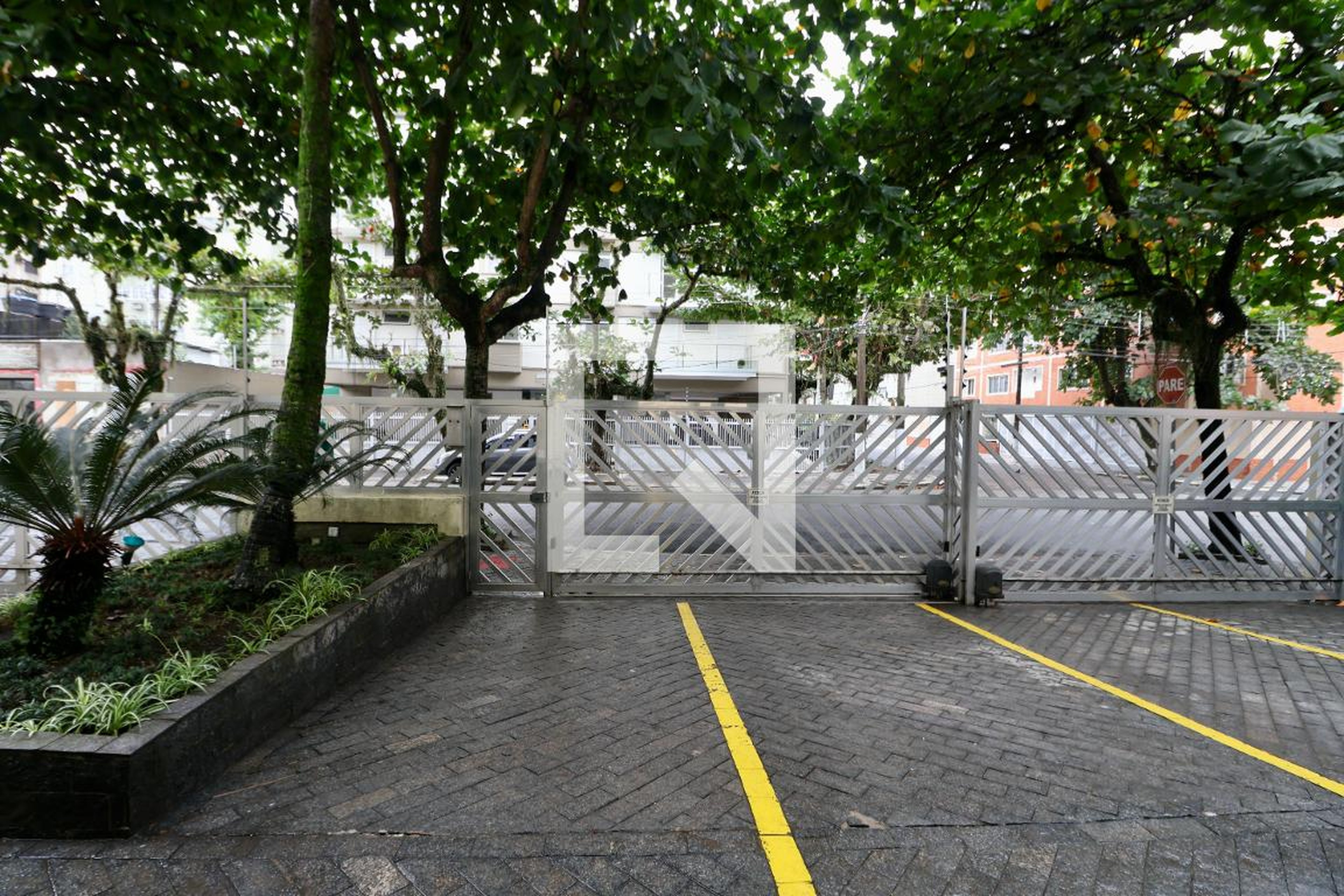 Fachada Condomínio em Rua Doutor Fernando Nascimento, 337