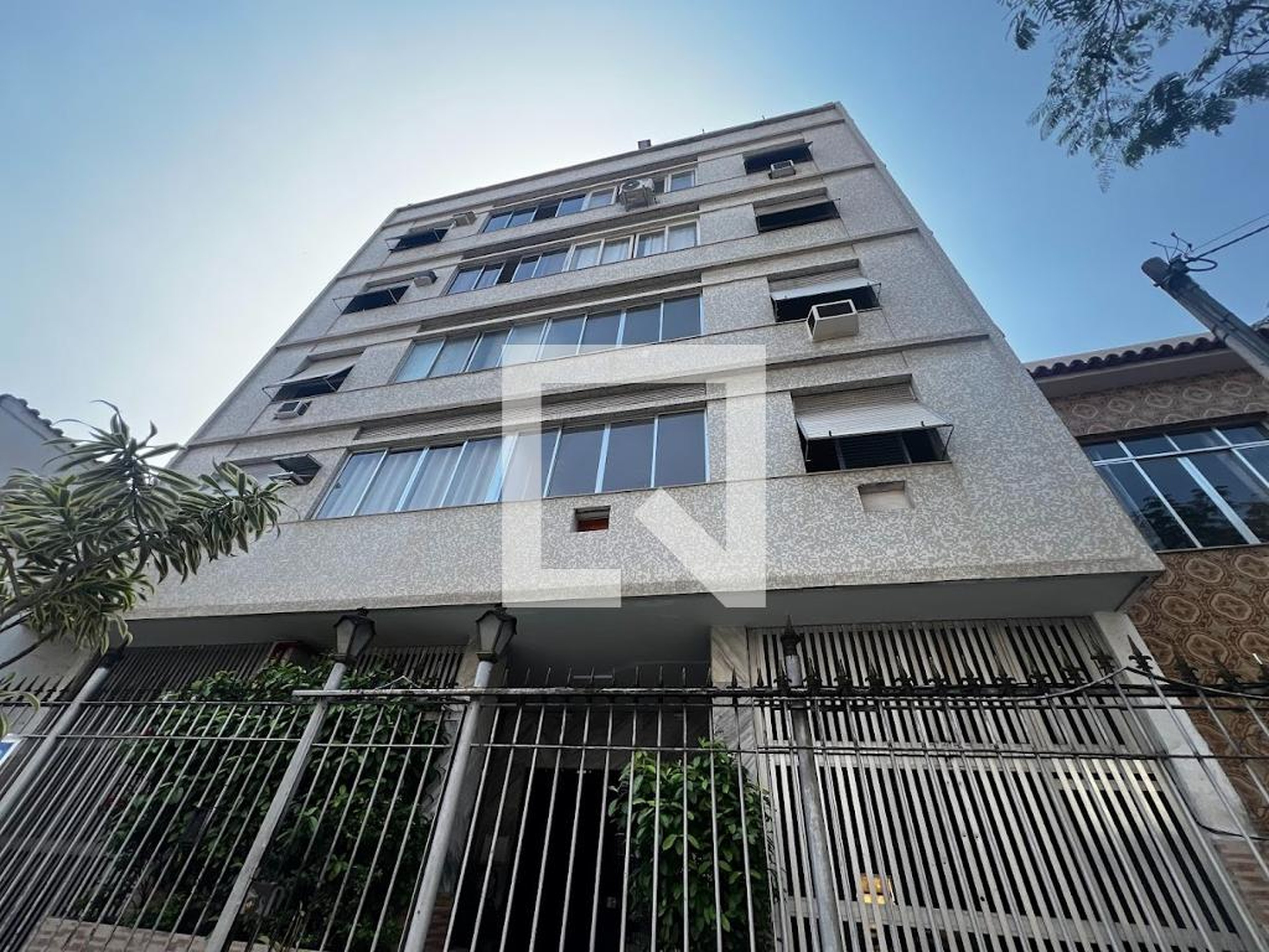 Fachada Condomínio em Rua Oito de Dezembro, 414