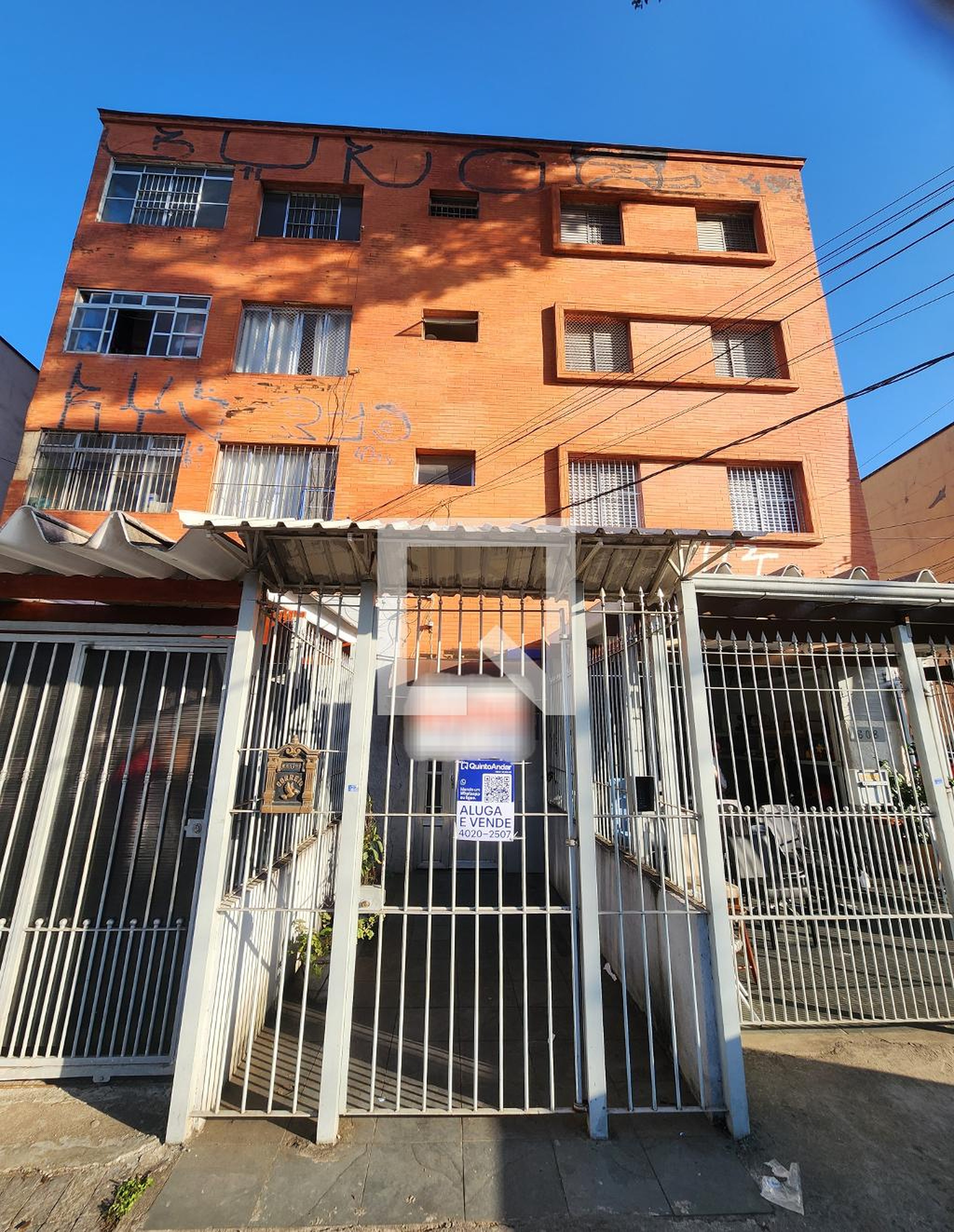Fachada Condomínio em Avenida Francisco Rodrigues, 610