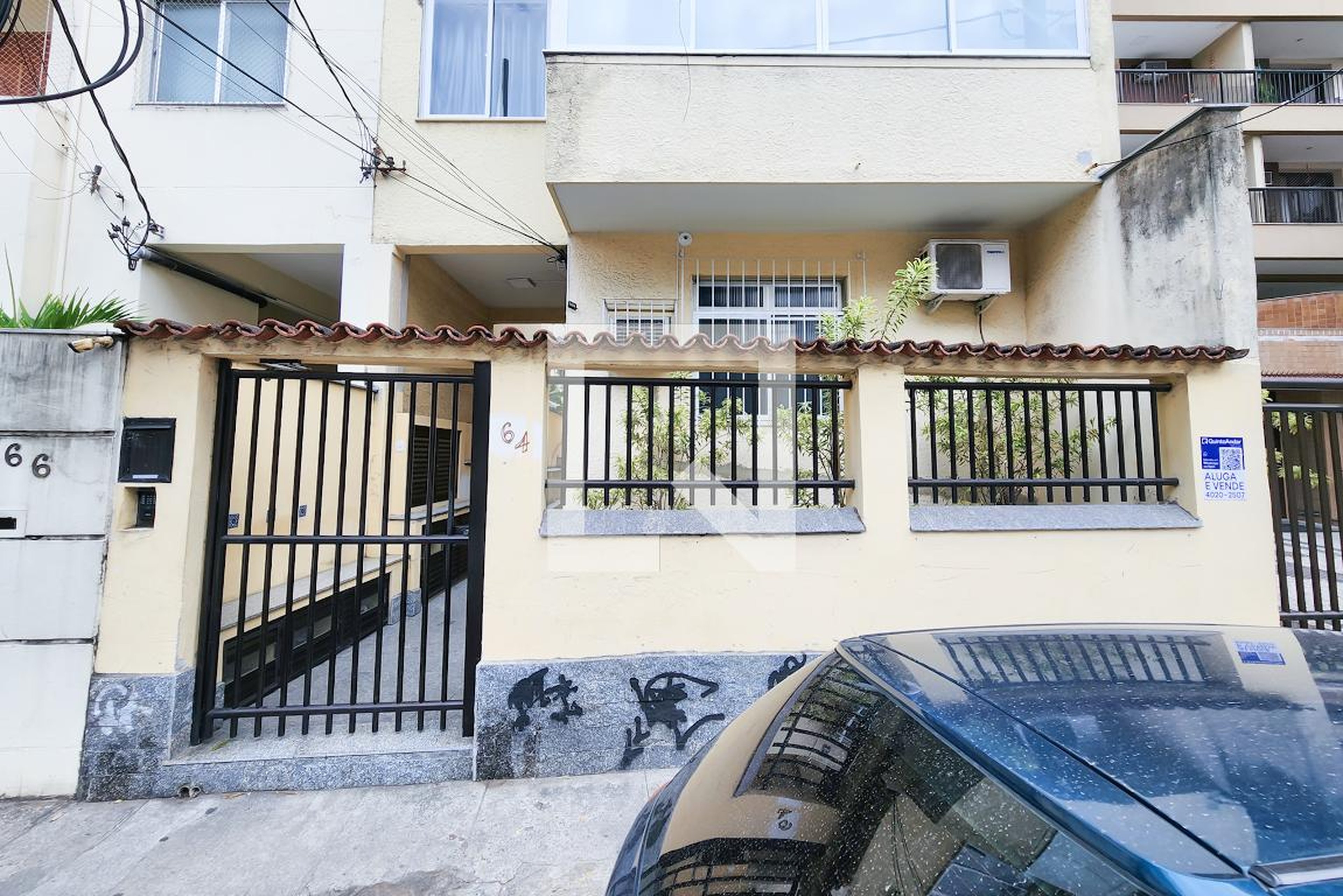 Fachada Condomínio em Rua Bambina, 64