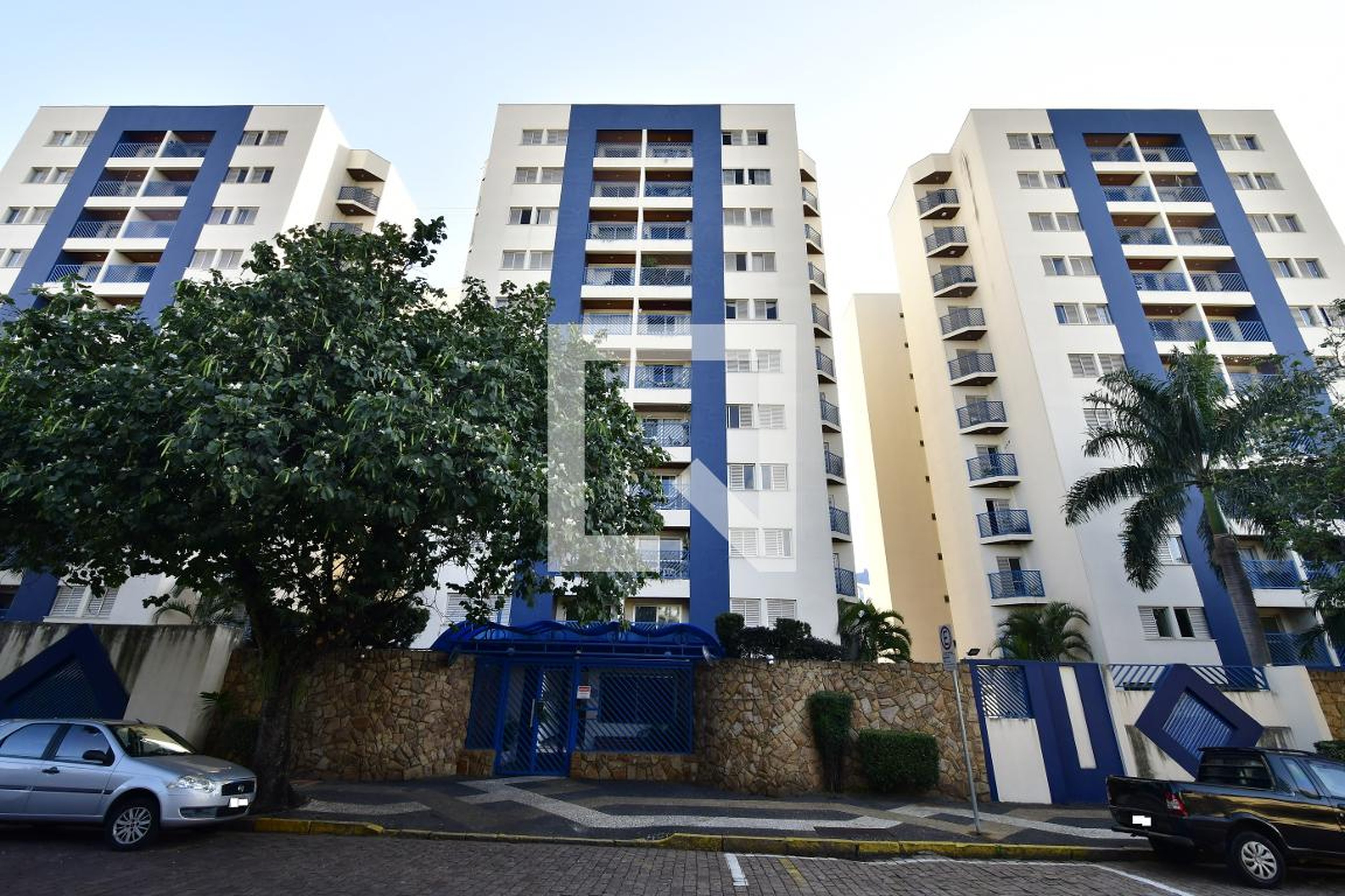 Fachada do Prédio Condomínio em Rua Doutor Sales de Oliveira, 120