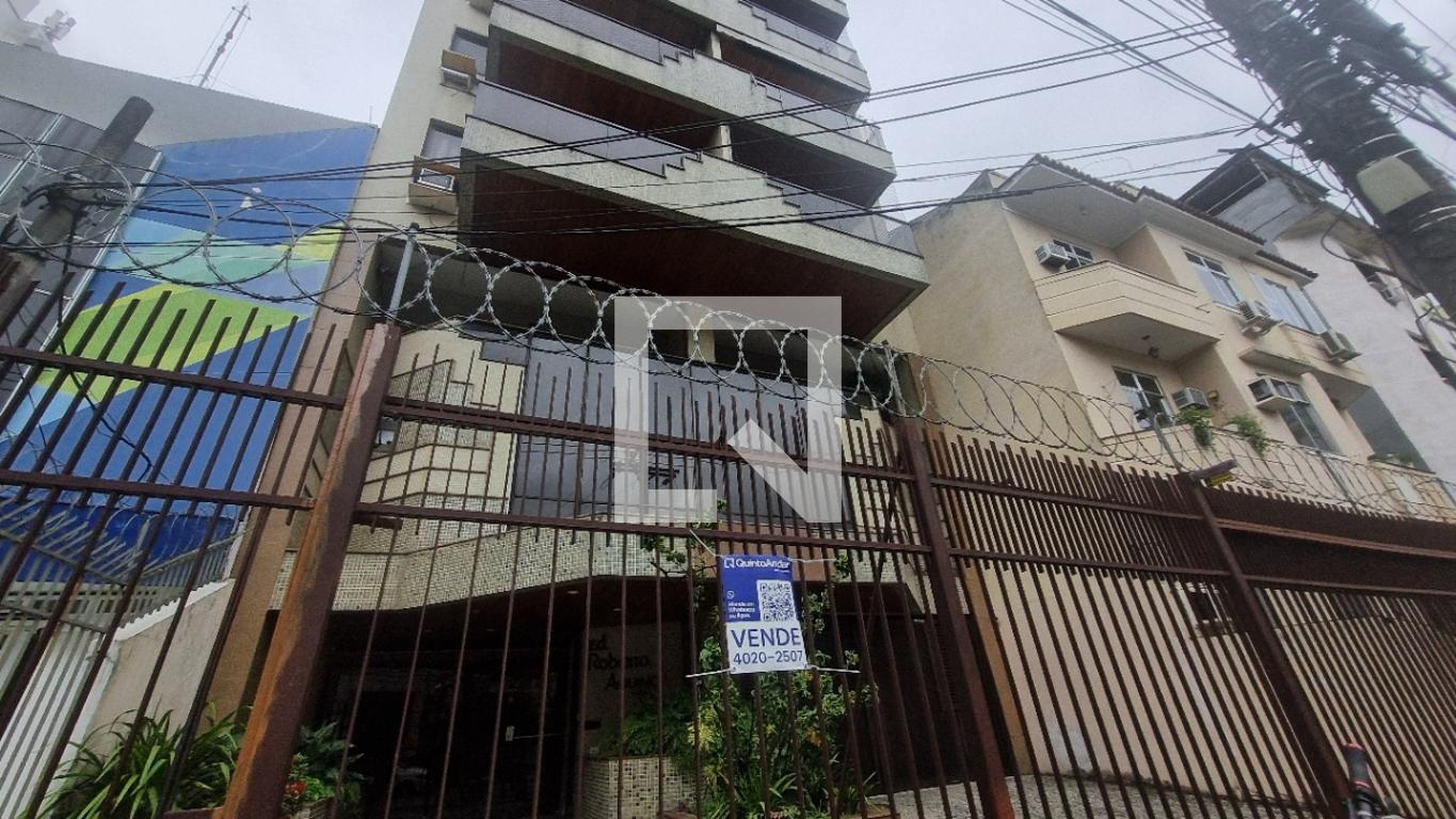 Fachada Condomínio Roberto Aquino