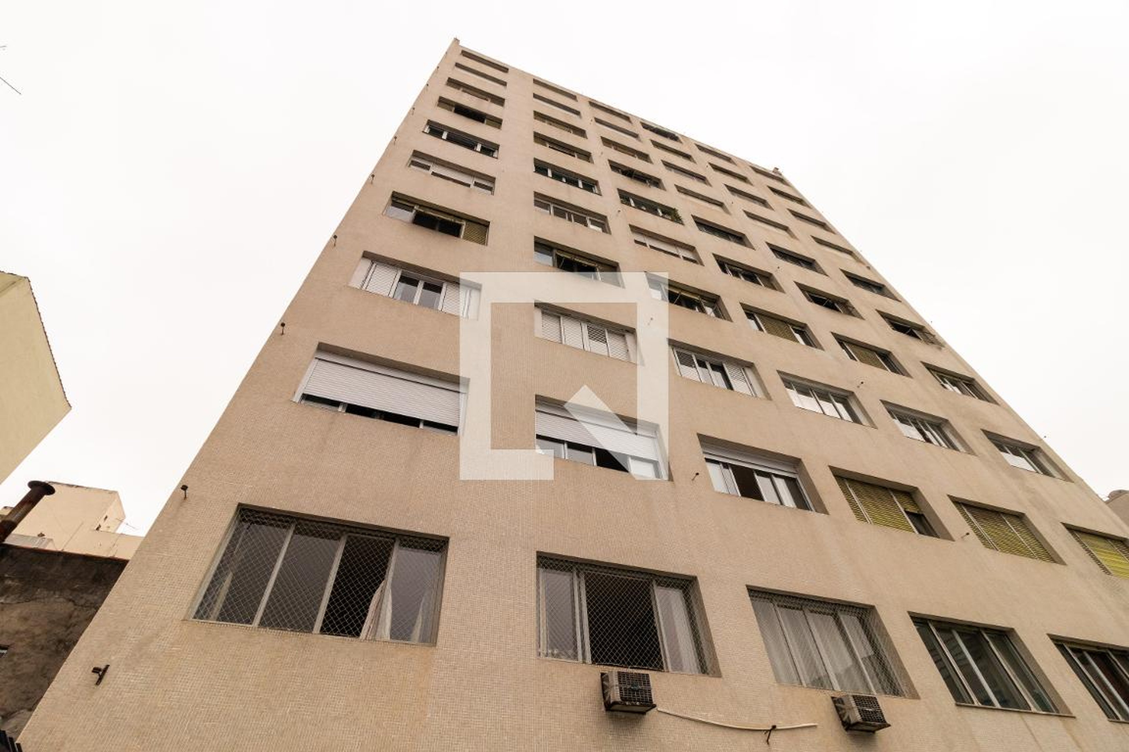 Fachada Condomínio em Rua dos Bandeirantes, 352