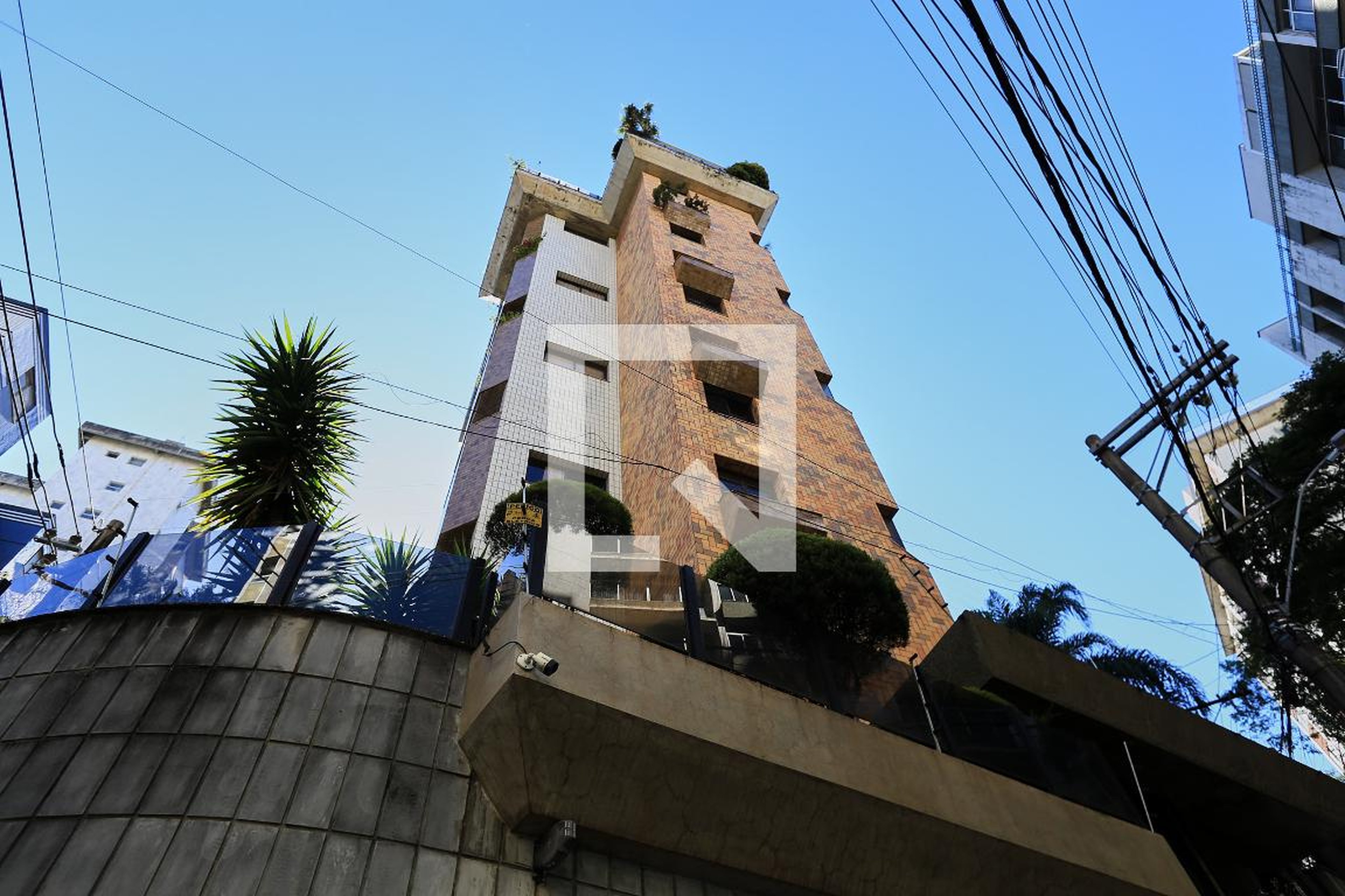 Fachada Condomínio em Rua Guilherme de Almeida, 49