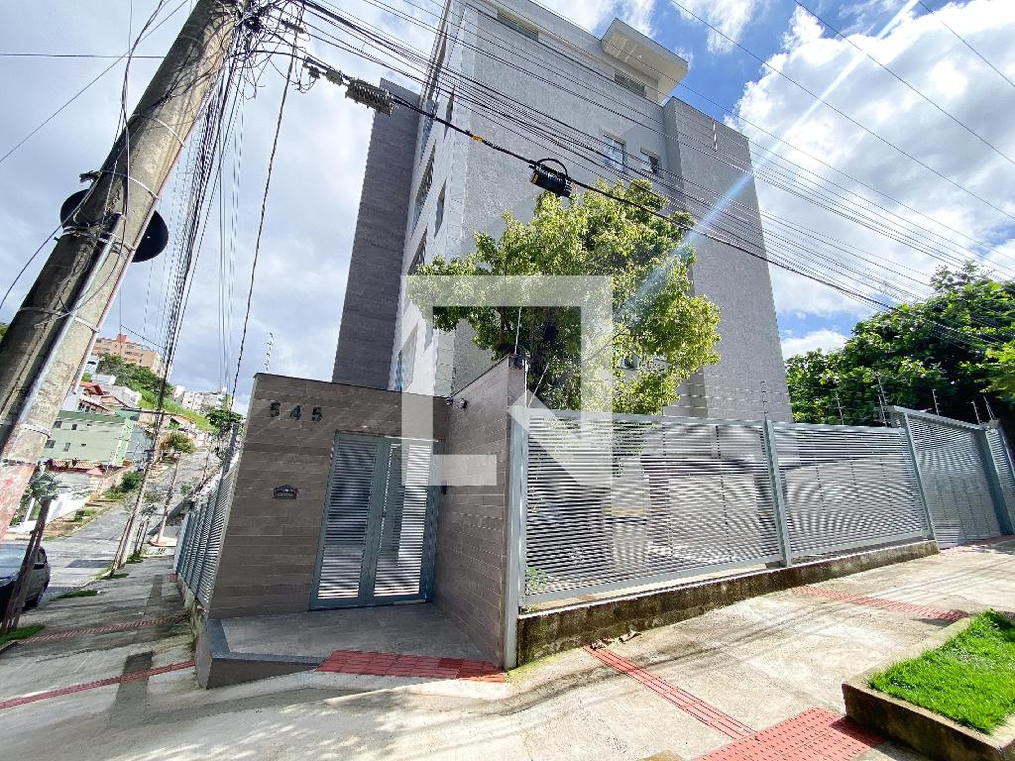 Fachada Condomínio em Rua Lírio Montanhês, 585