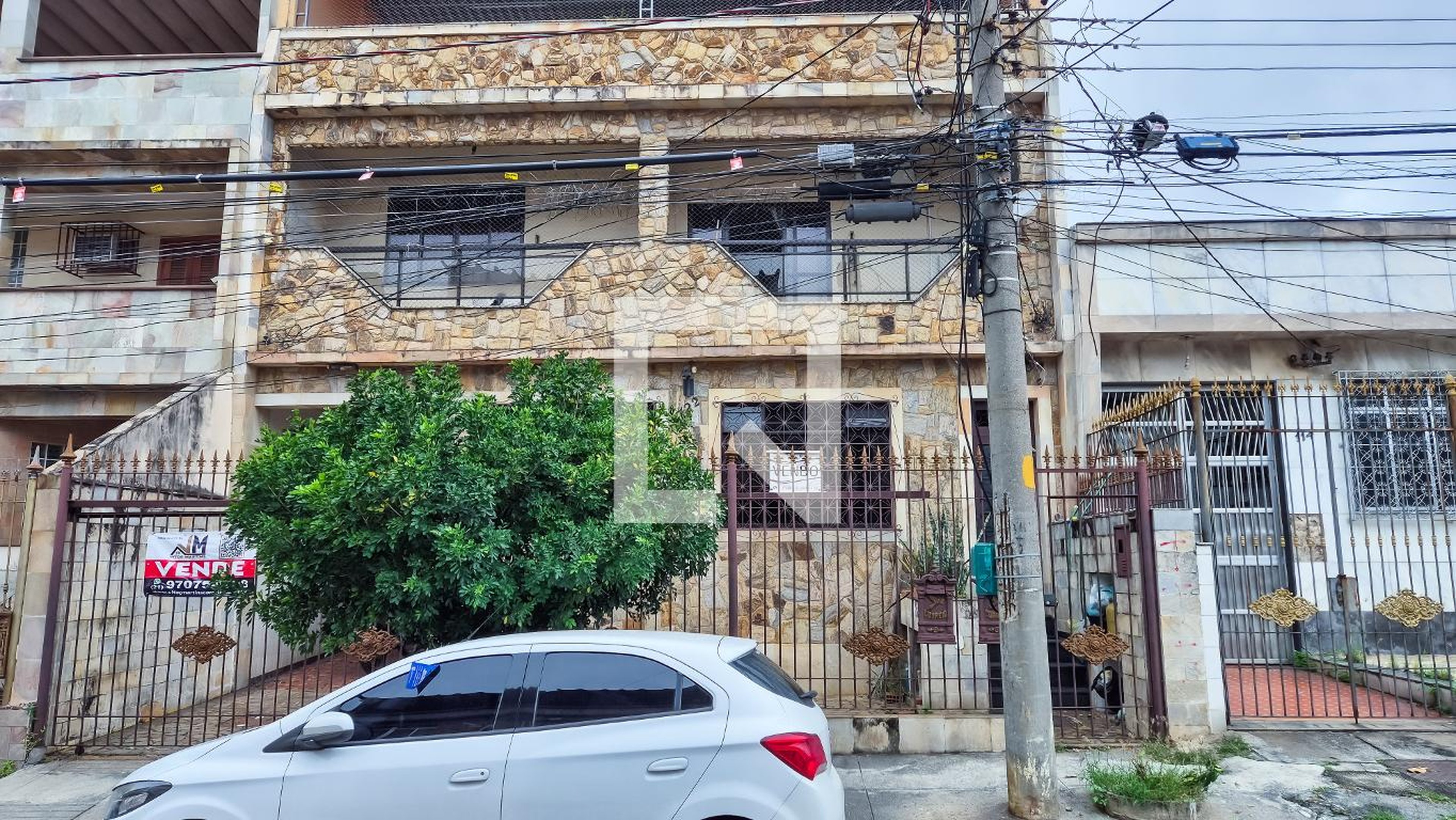 Fachada Condomínio em Rua Professor Artur Thiré, 122