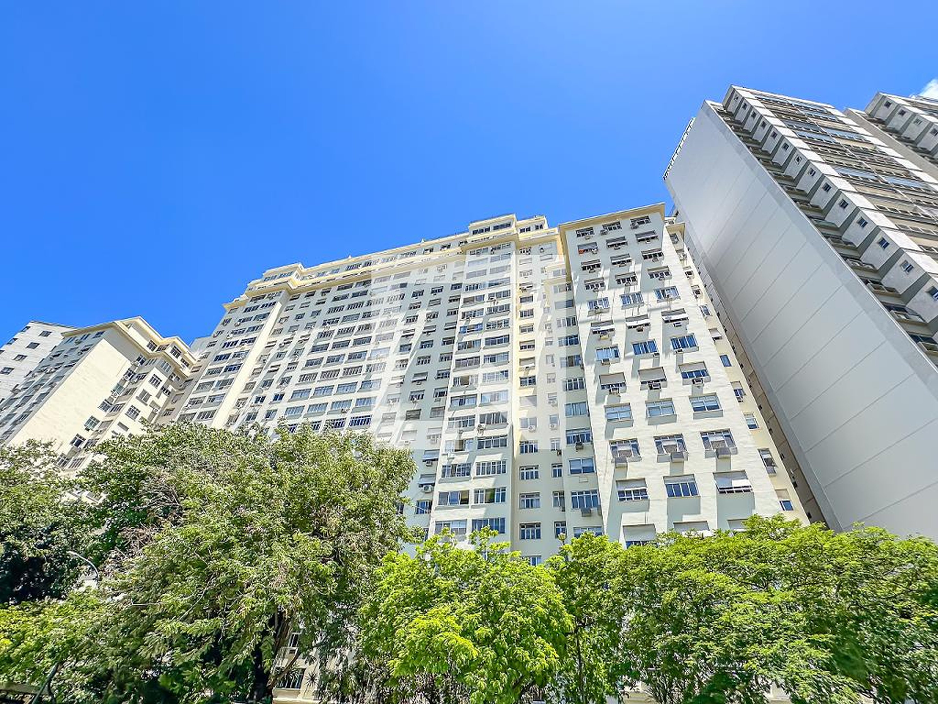 Fachada Condomínio Grand Bay Resid Service