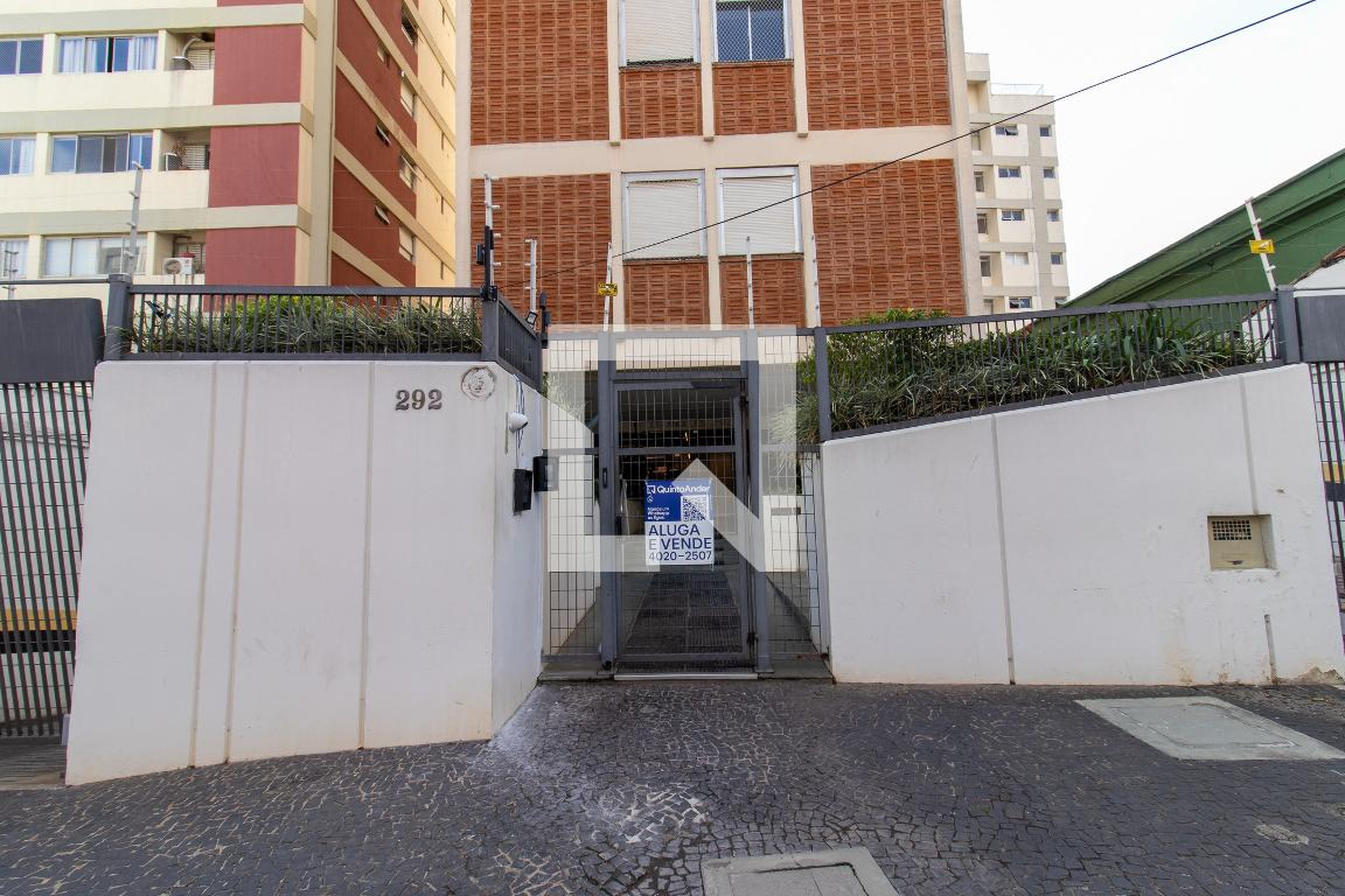 Fachada Condomínio em Rua Antônio Cesarino, 292