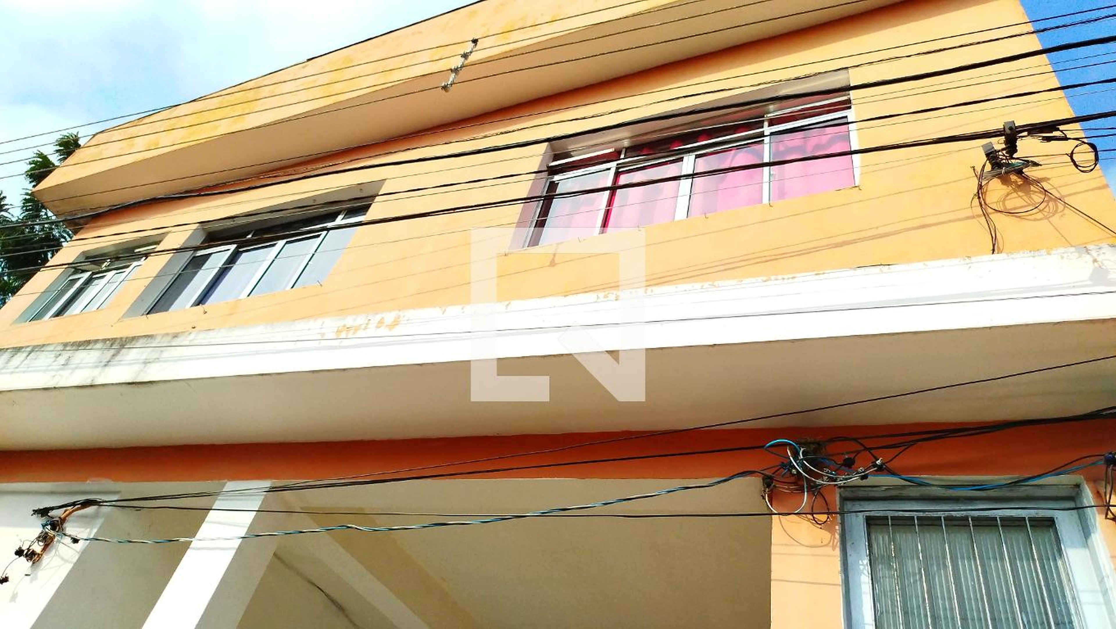 Fachada Condomínio em Rua Barão de Itamaracá, 48