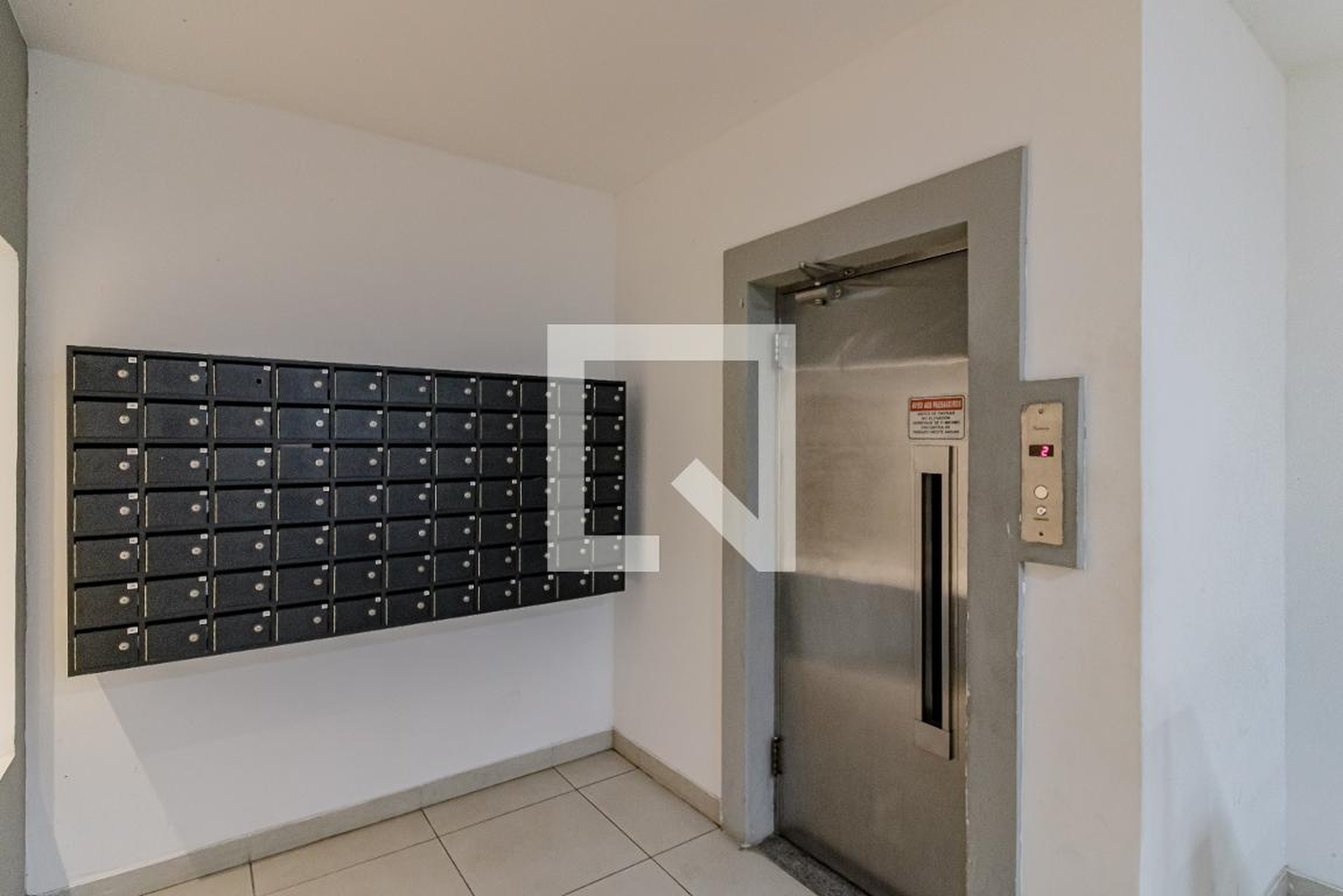 Elevador - Edifício 10 de Maio