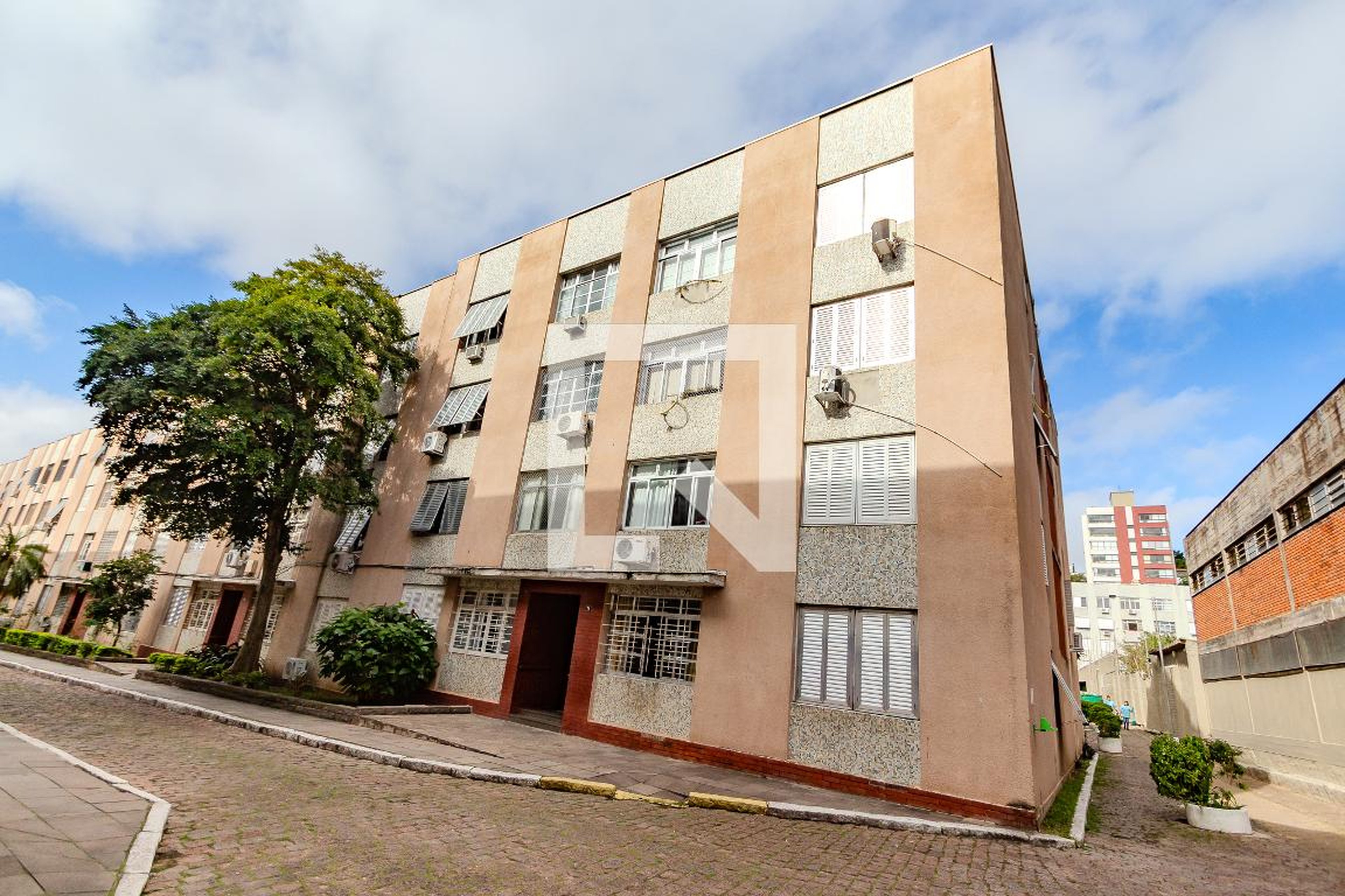 Fachada Condomínio em Rua Euríco Lara, 71