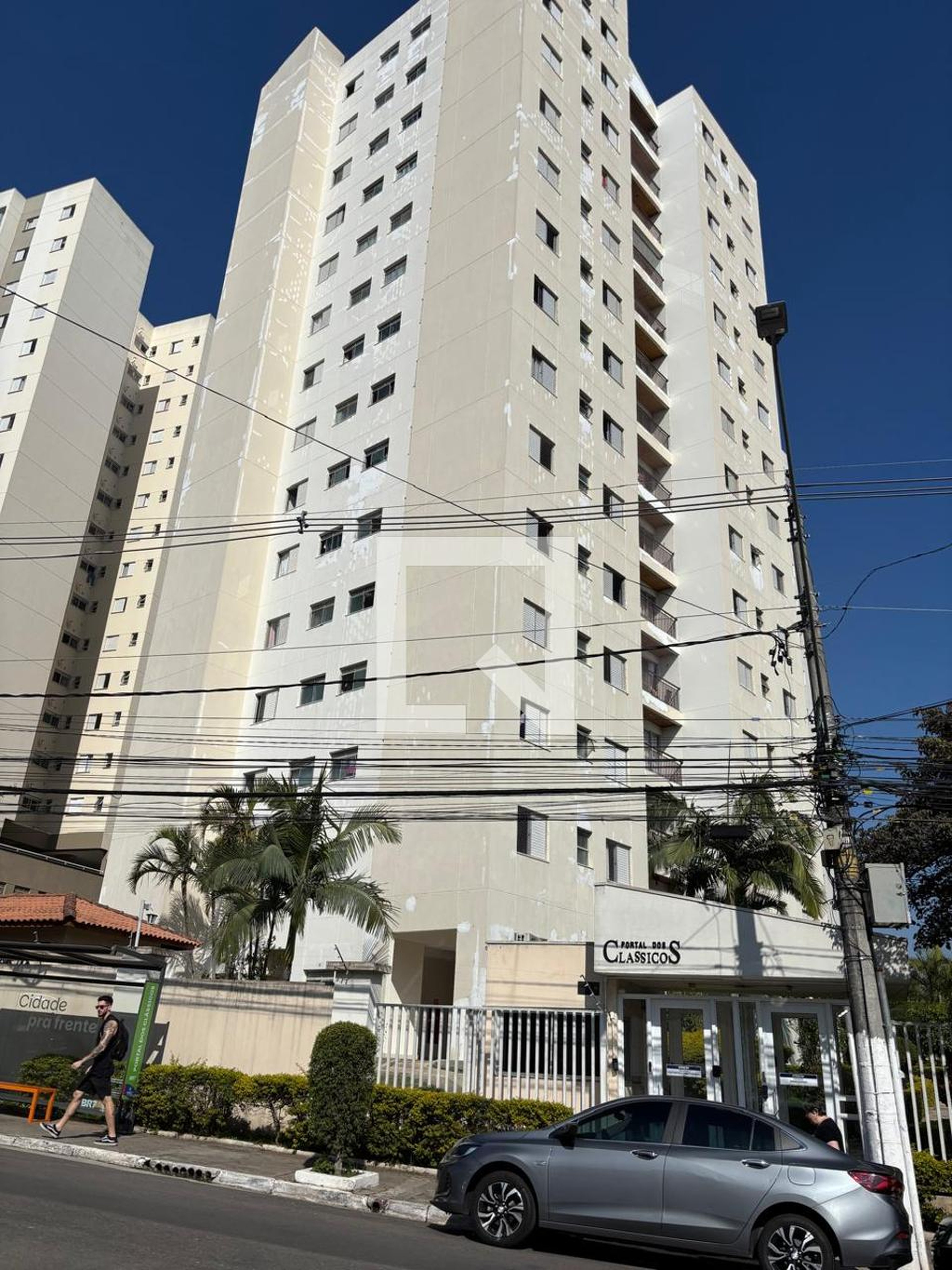 Fachada do condomínio Condomínio Portal dos Clássicos