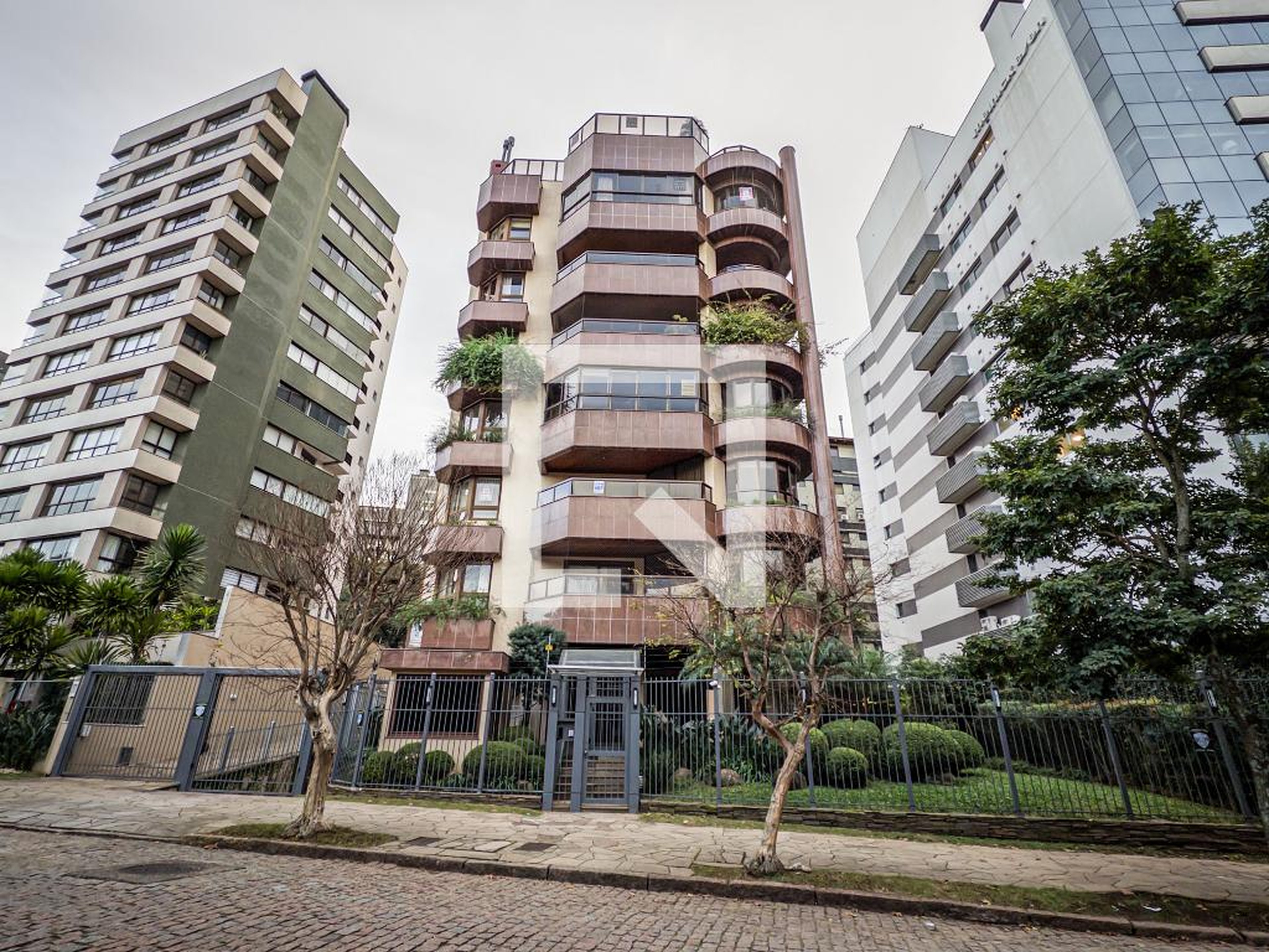 Fachada Condomínio em Rua Artur Rocha, 1067