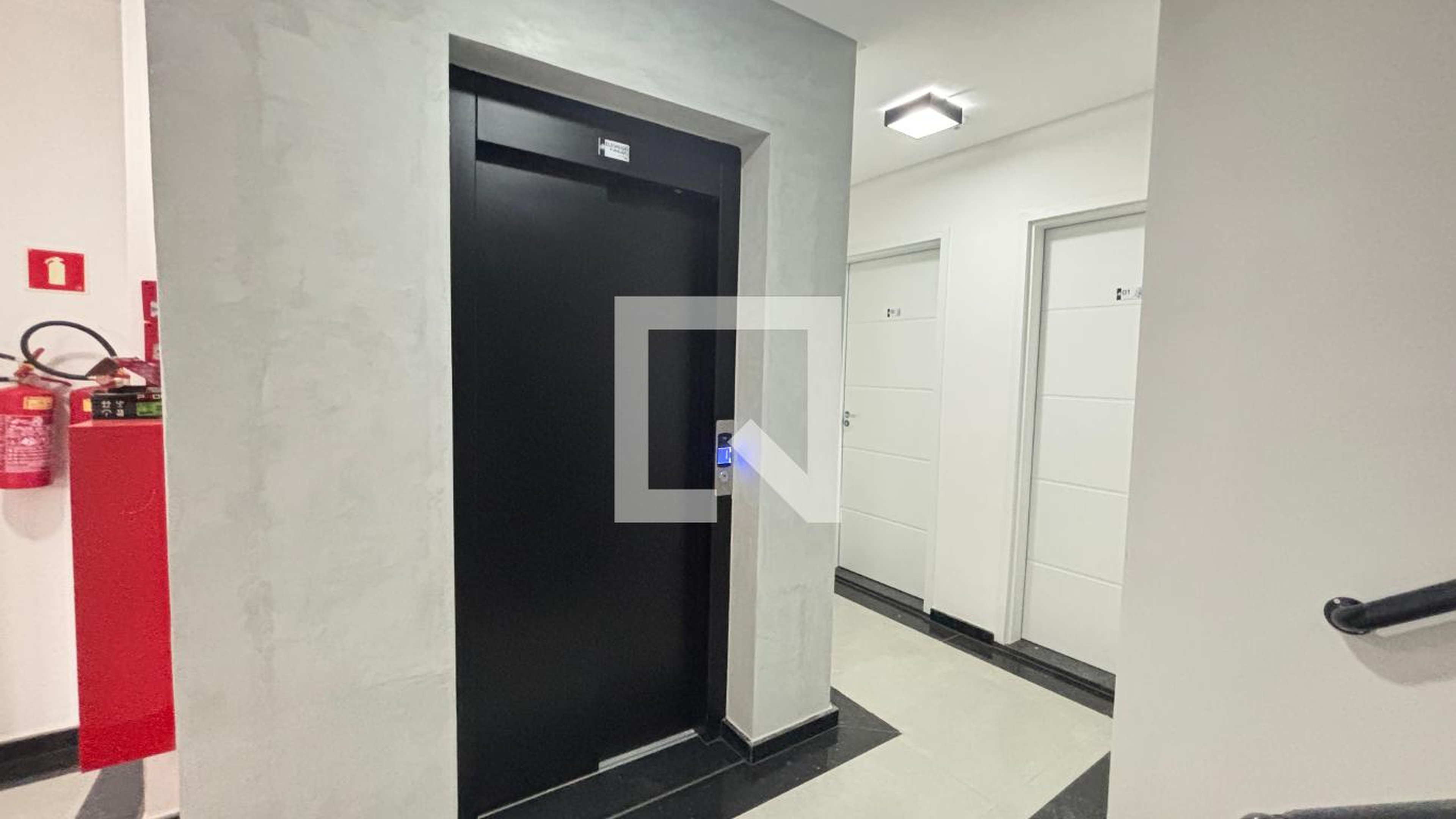 Elevador - Edifício Diamond