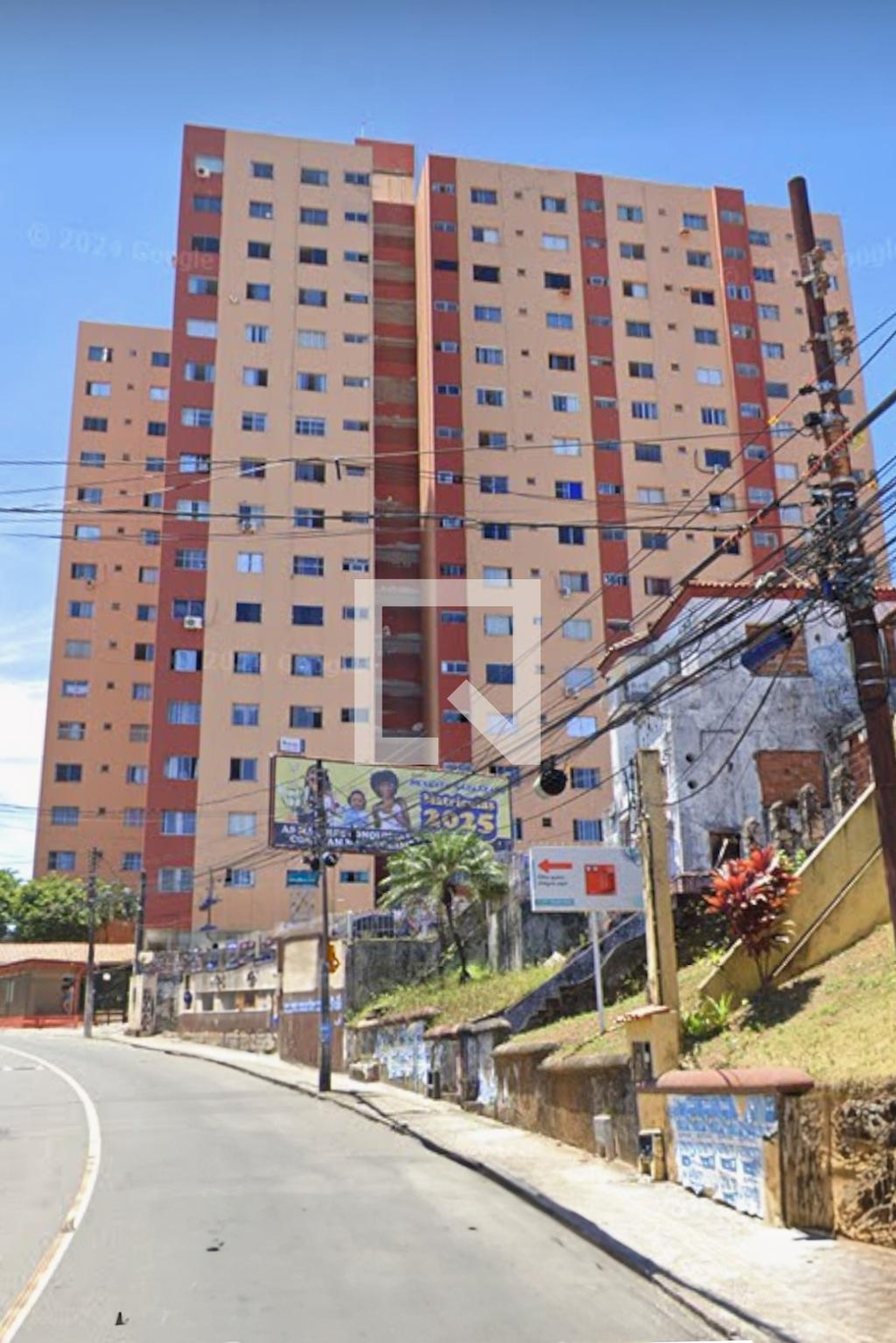 Fachada Condomínio em Rua Frederico Costa, 685