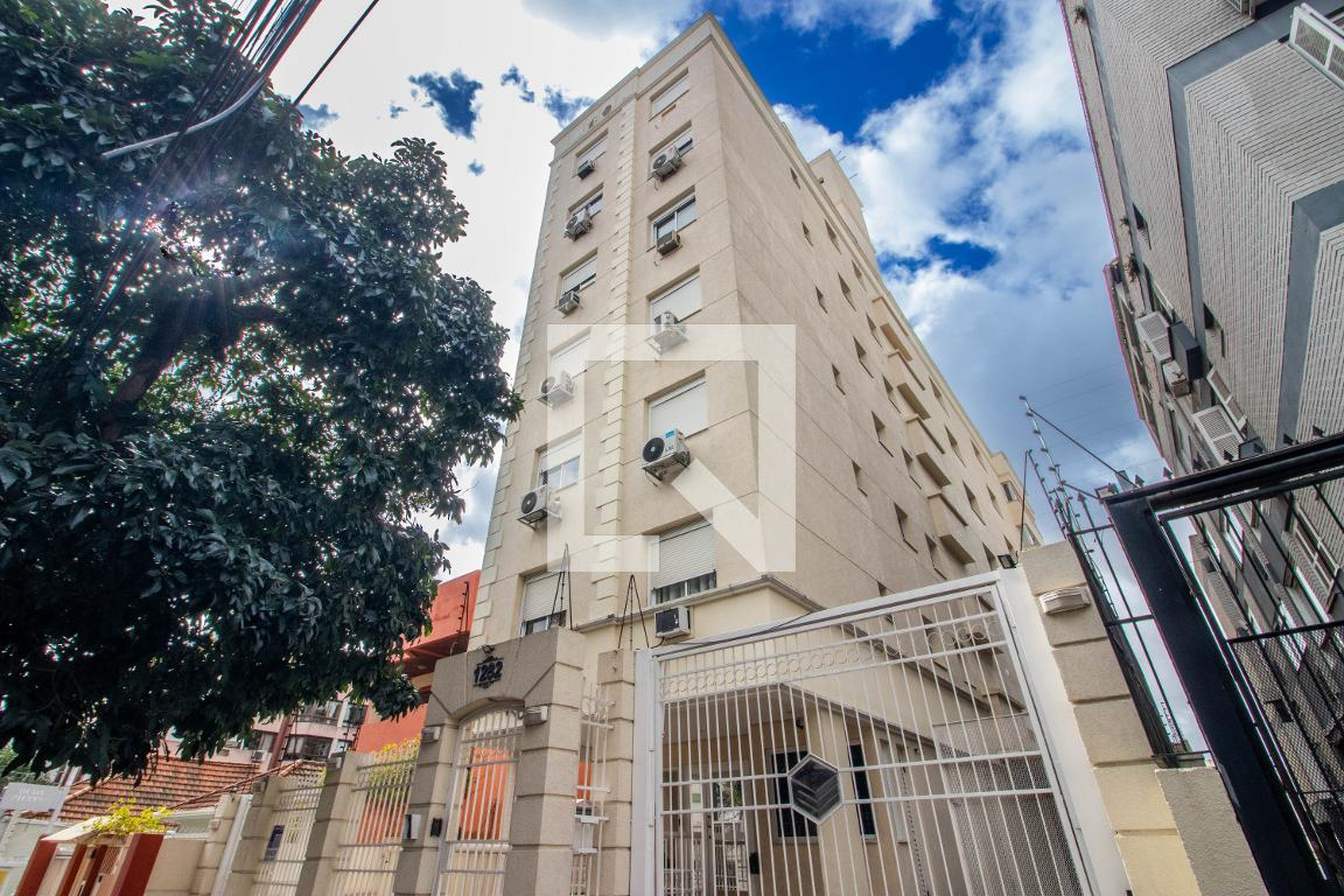 Fachada Condomínio Chateau Mont Serrat