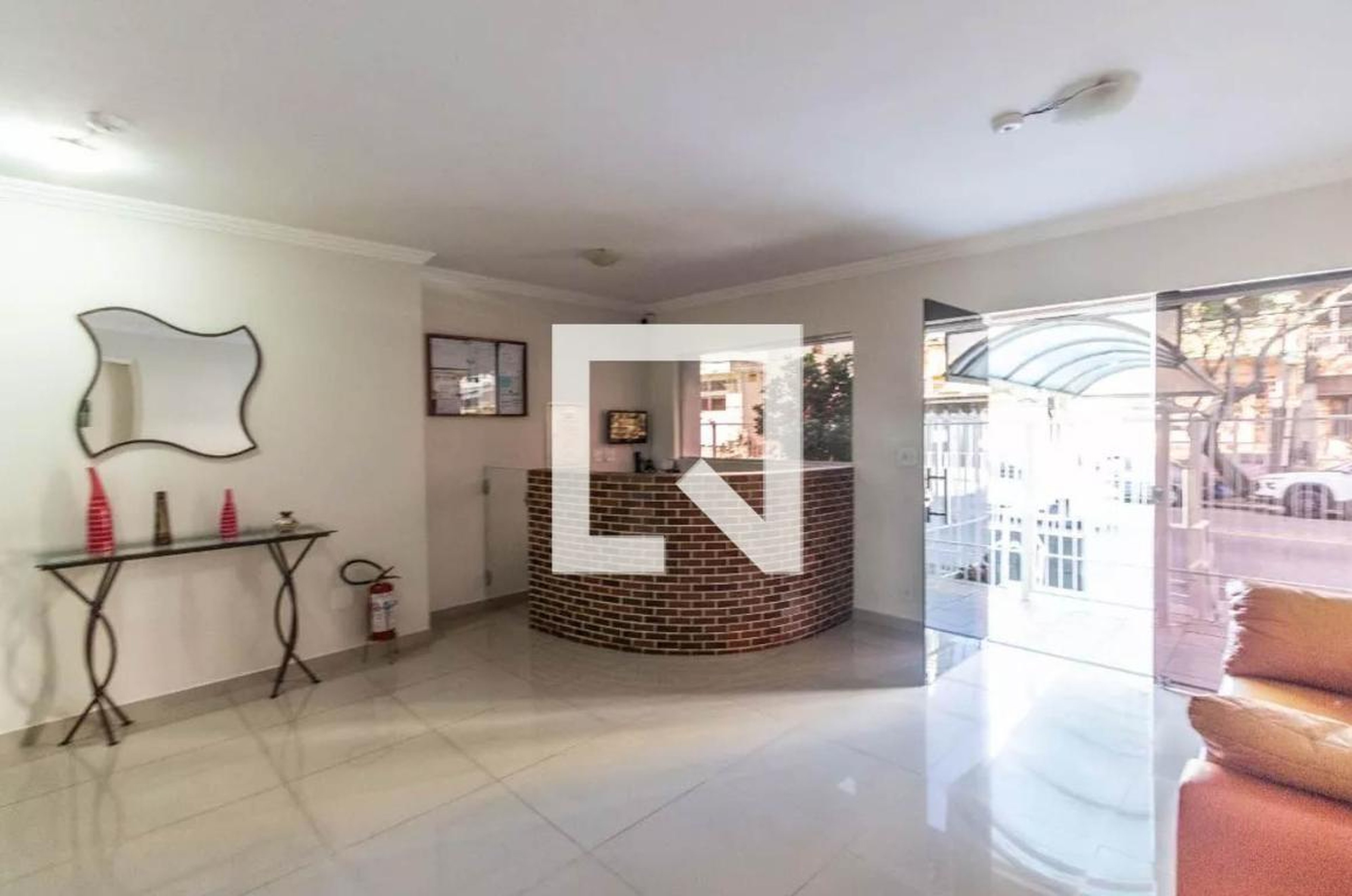 Hall - Solar de Granada