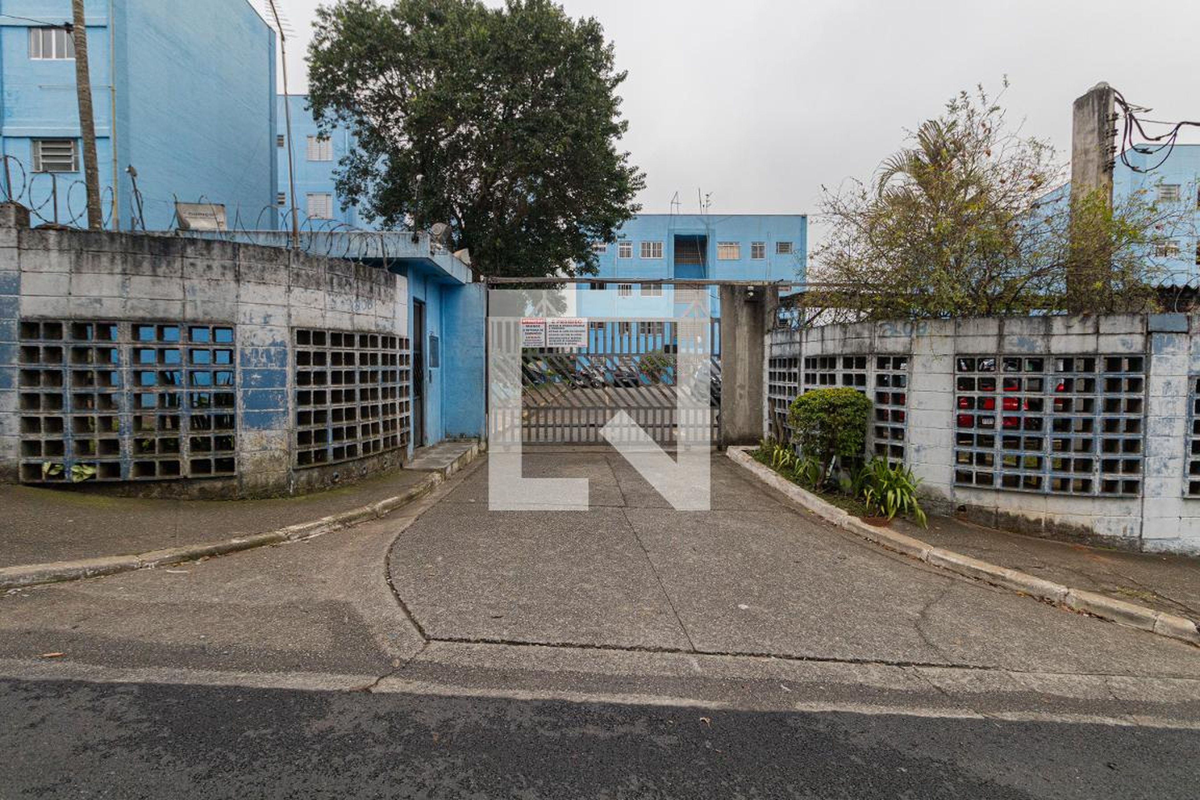 Fachada Condomínio em Rua Salvador da Silva, 208