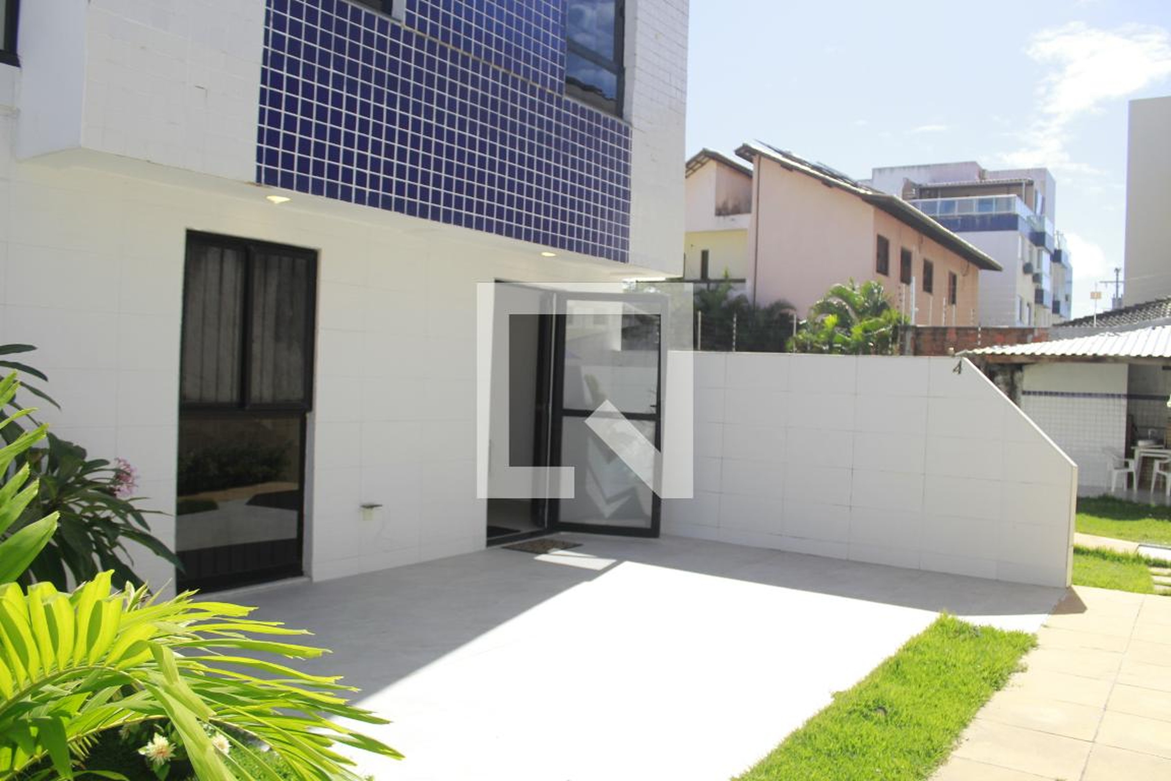 Fachada Condomínio em Rua Osmar Macedo, 138