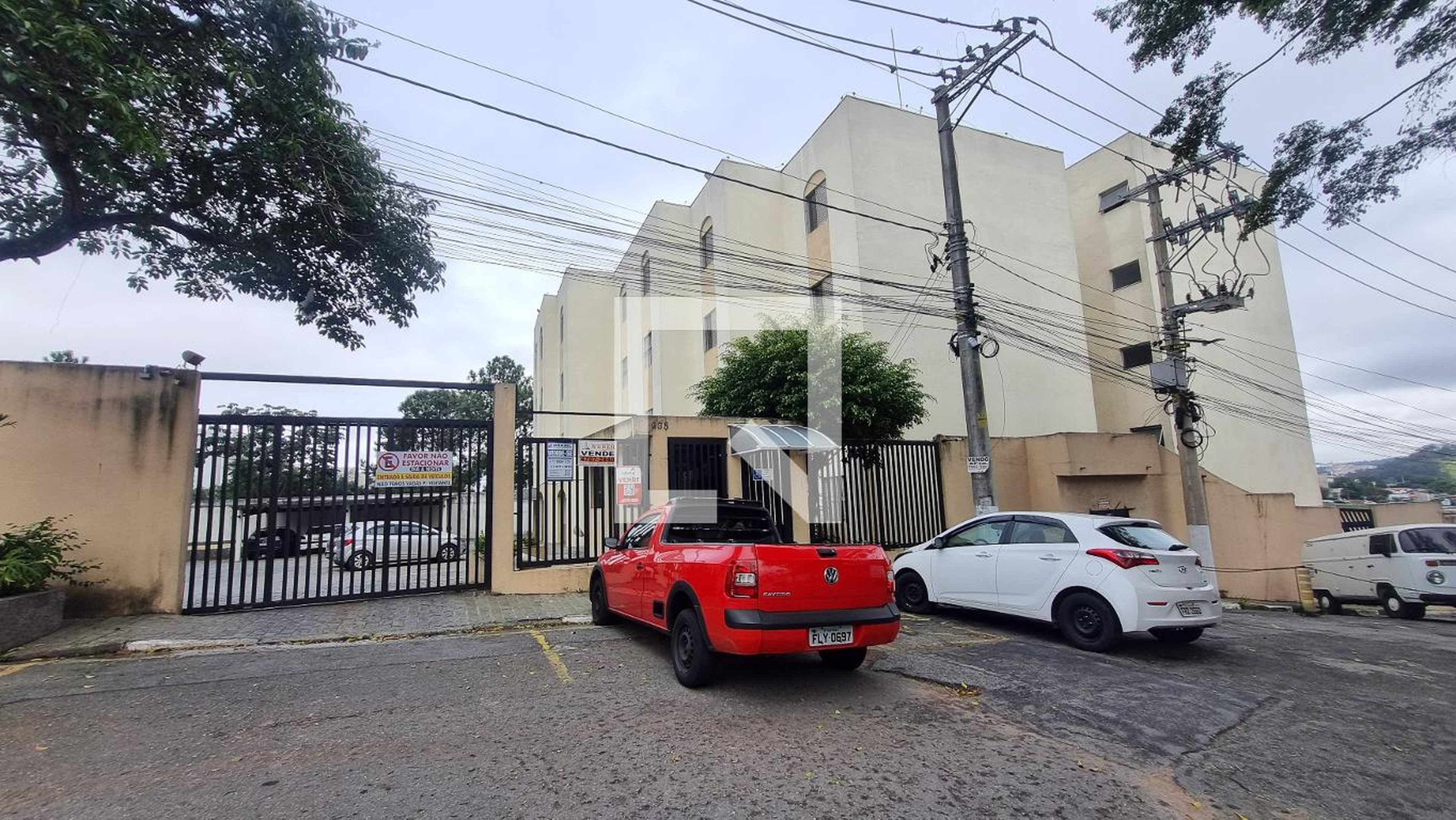 Fachada Condomínio em Rua Pedro Gonçalves, 238