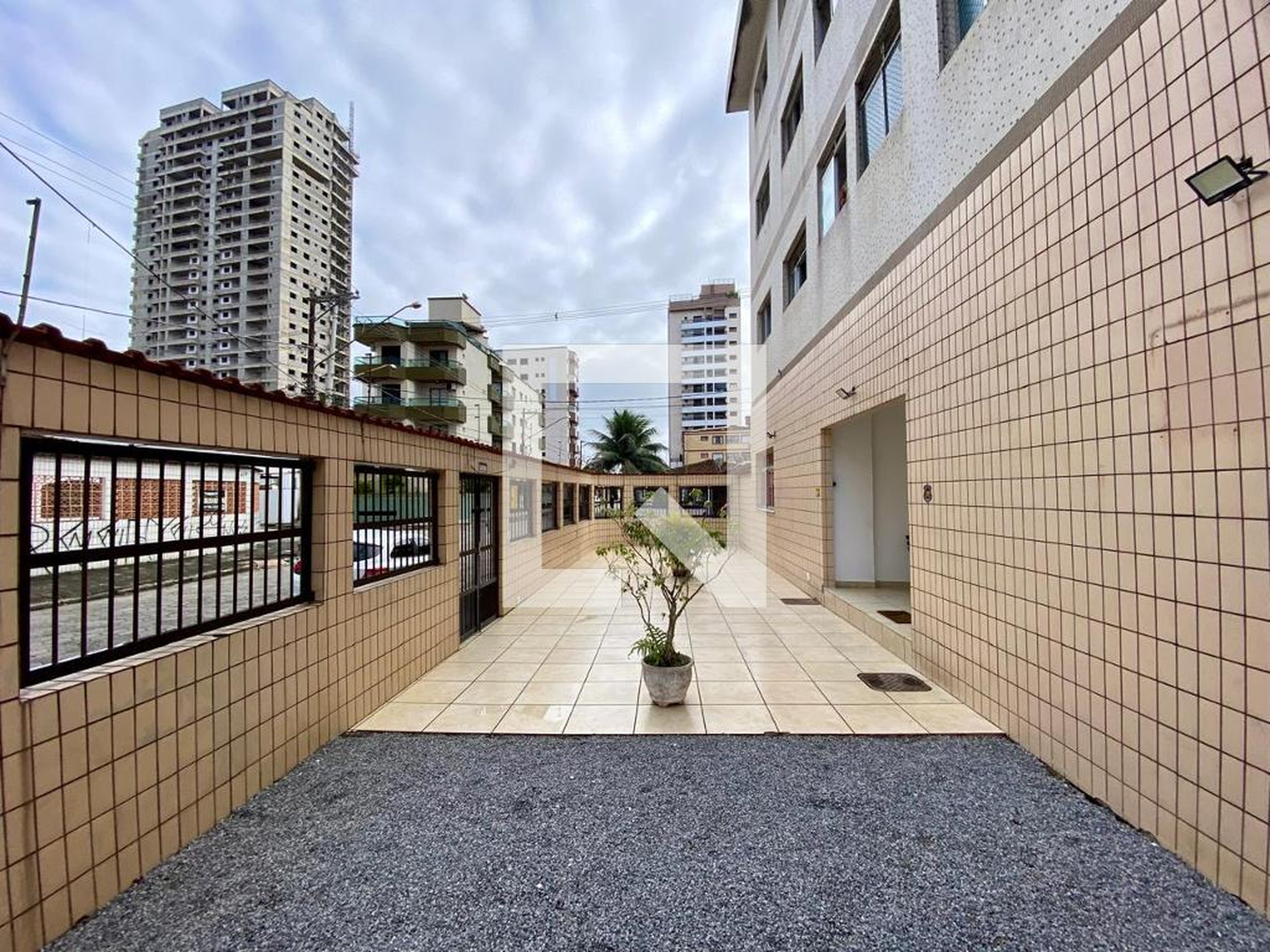 Fachada do Prédio Condomínio em Rua Vasco da Gama, 224