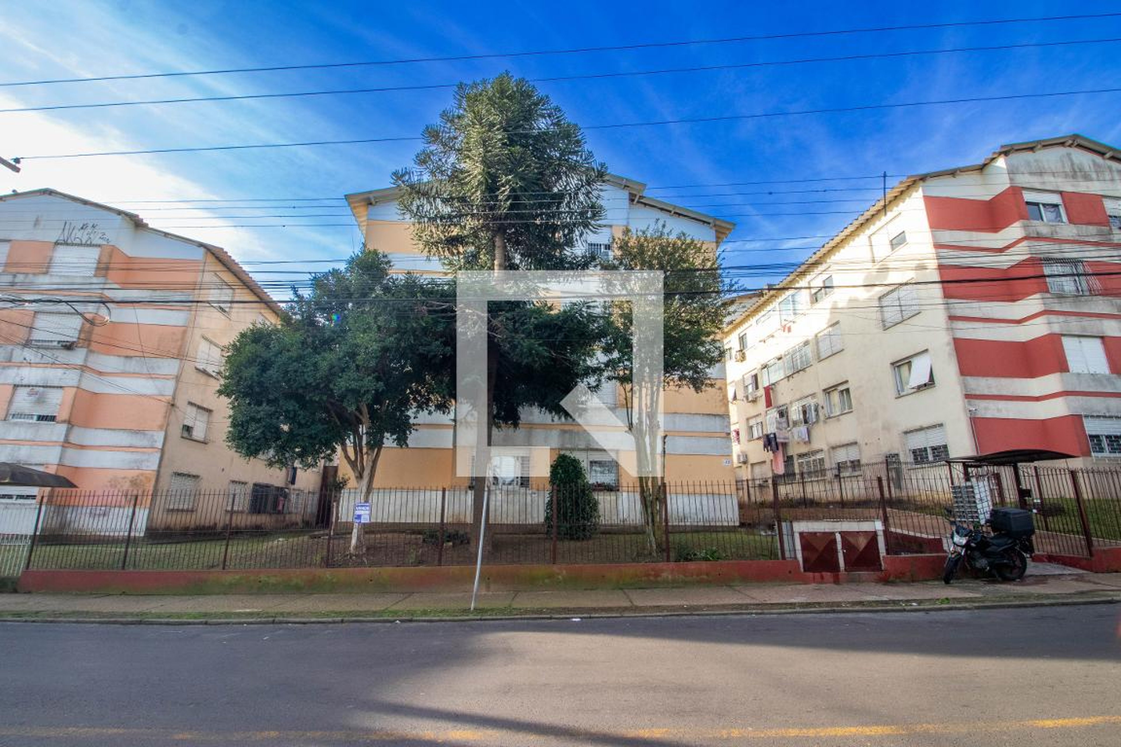 Fachada Condomínio em Rua Carlos Estevão, 815