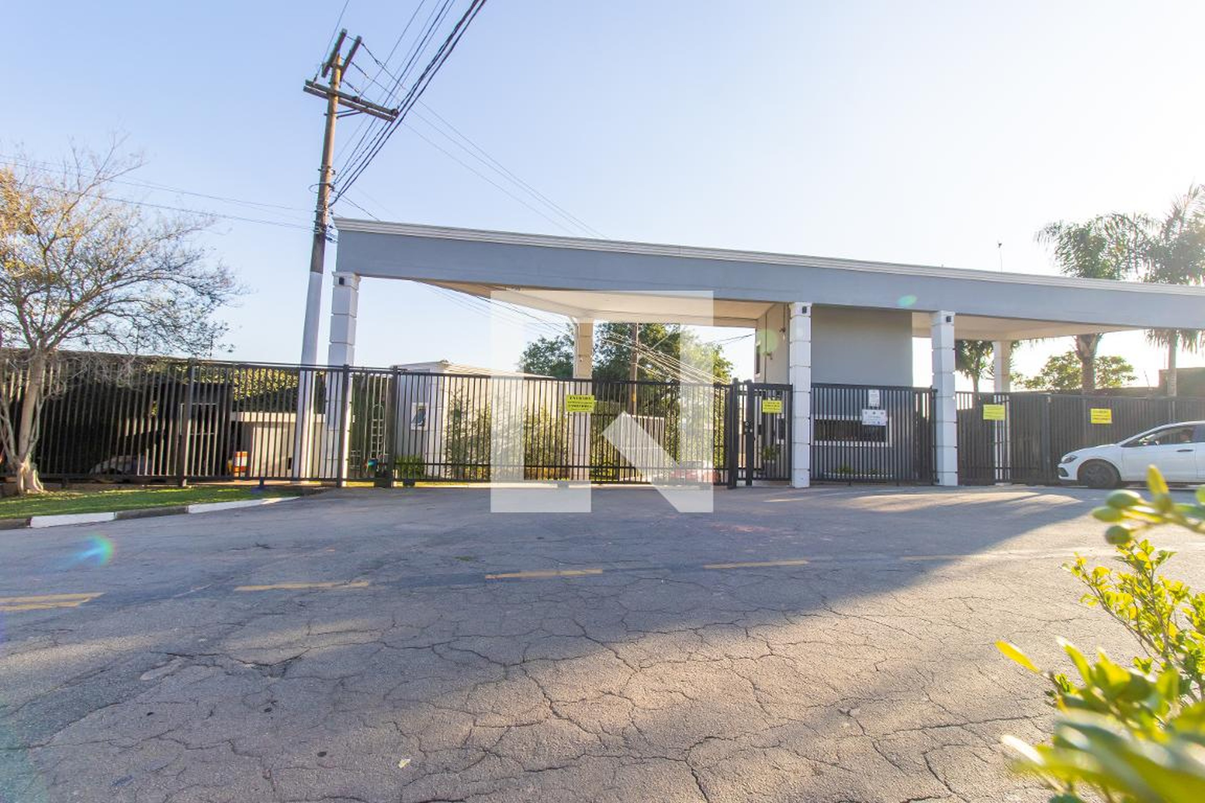 Fachada do condomínio Condomínio em Rua Macedônia, 264