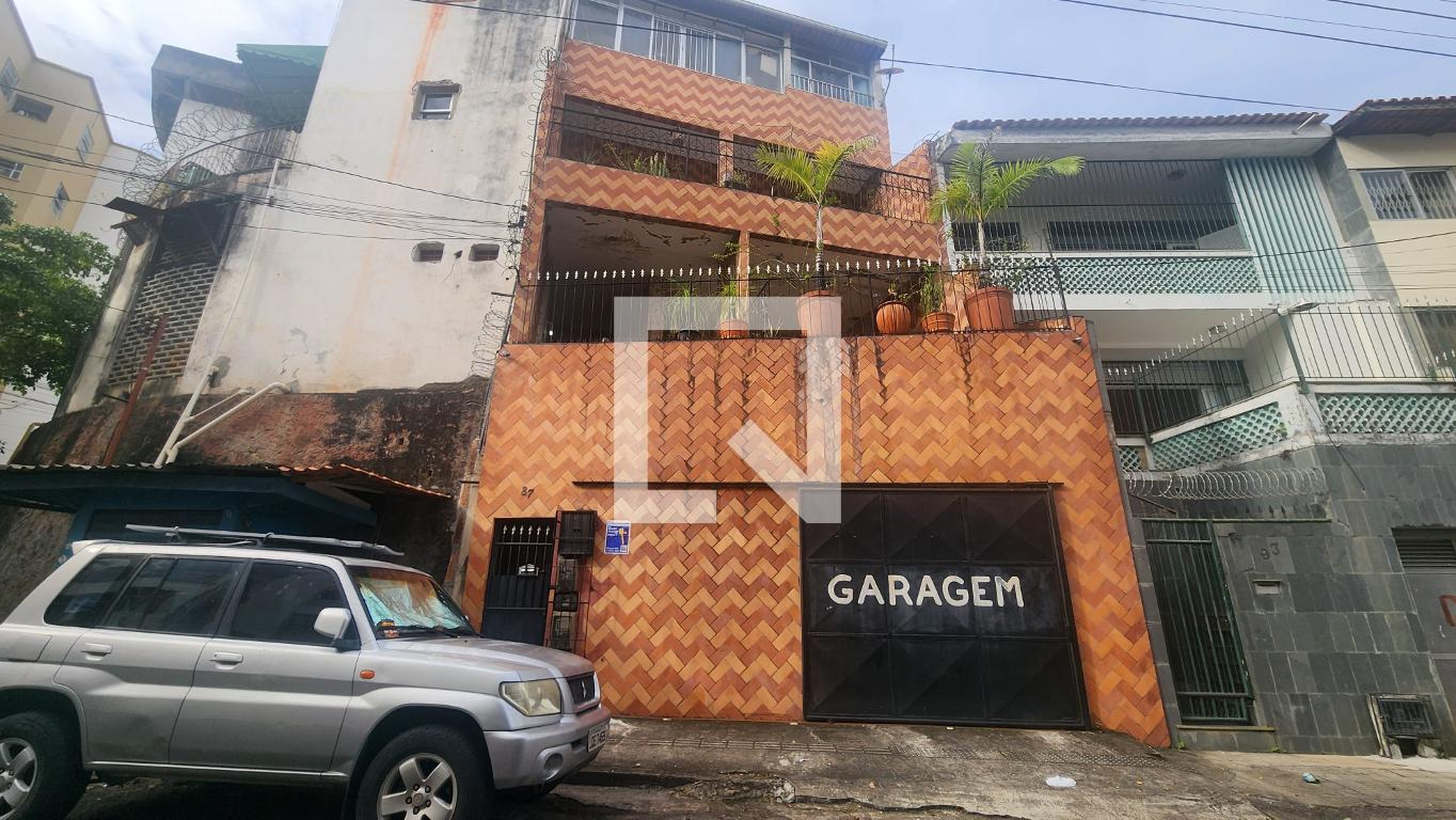 Fachada Condomínio em Rua Tuiuti, 87