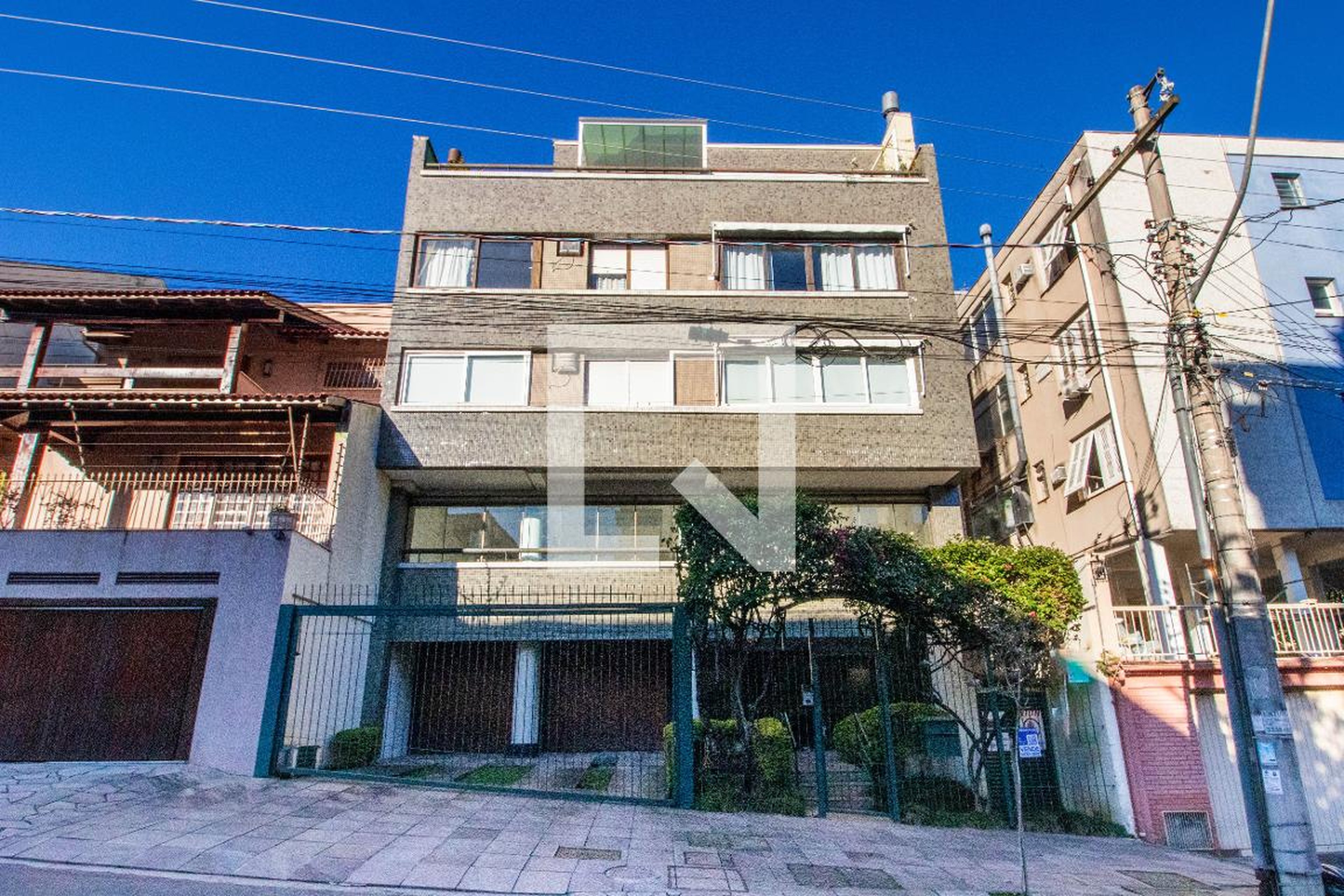 Fachada Condomínio em Rua Coronel Corte Real, 764