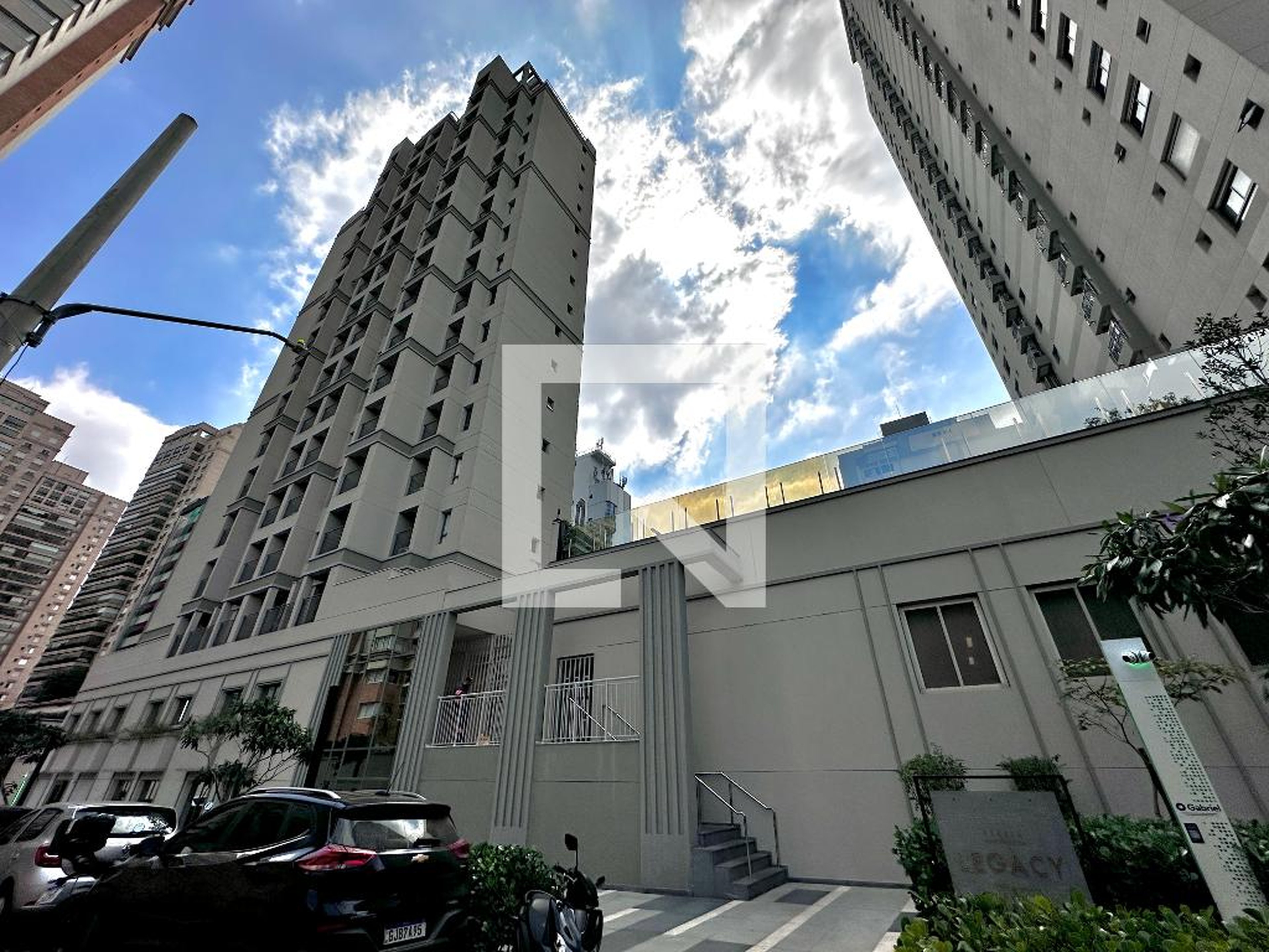 Fachada Condomínio em Rua Vereador Valdemar Peixoto, 30