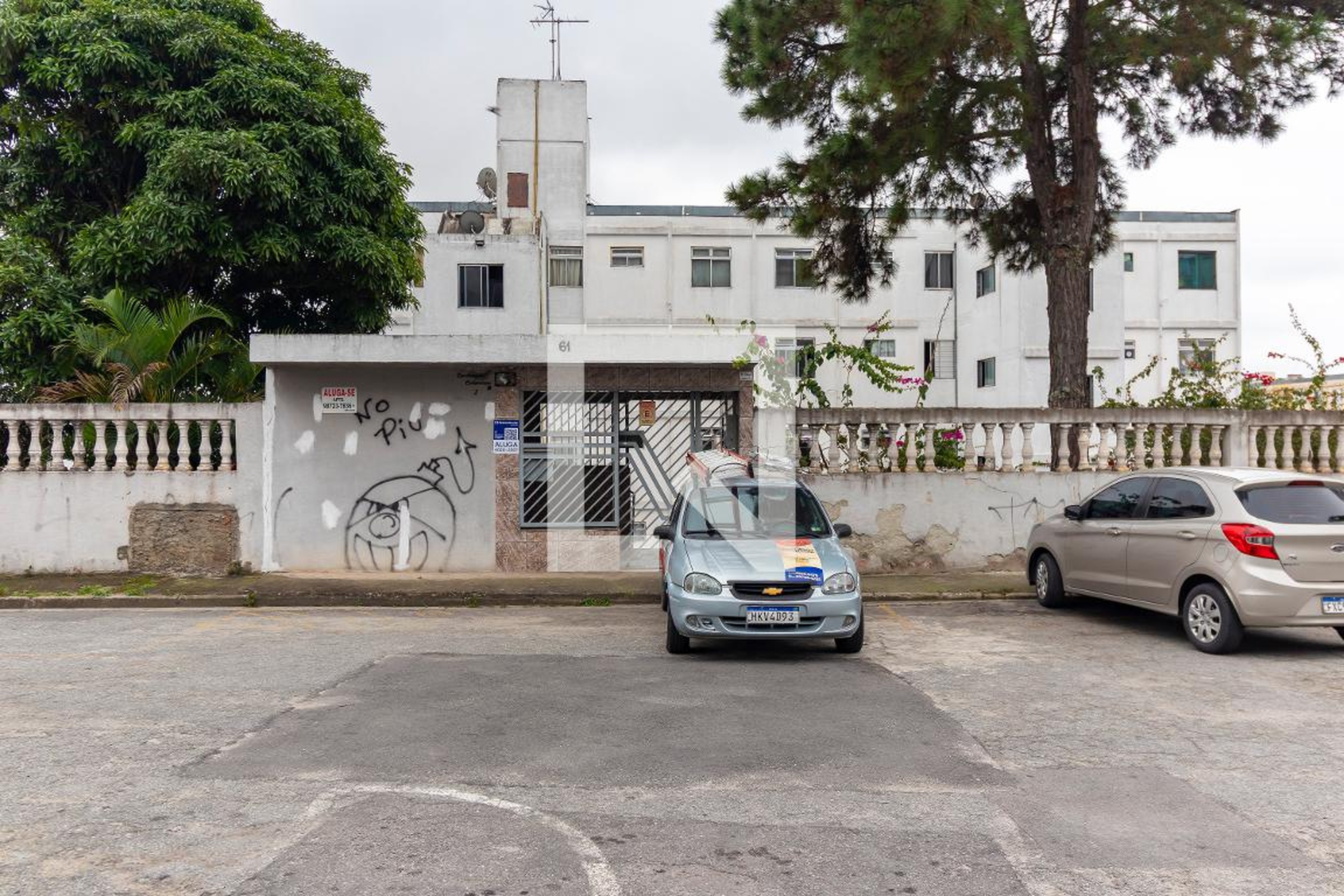 Fachada Condomínio Codornizes III