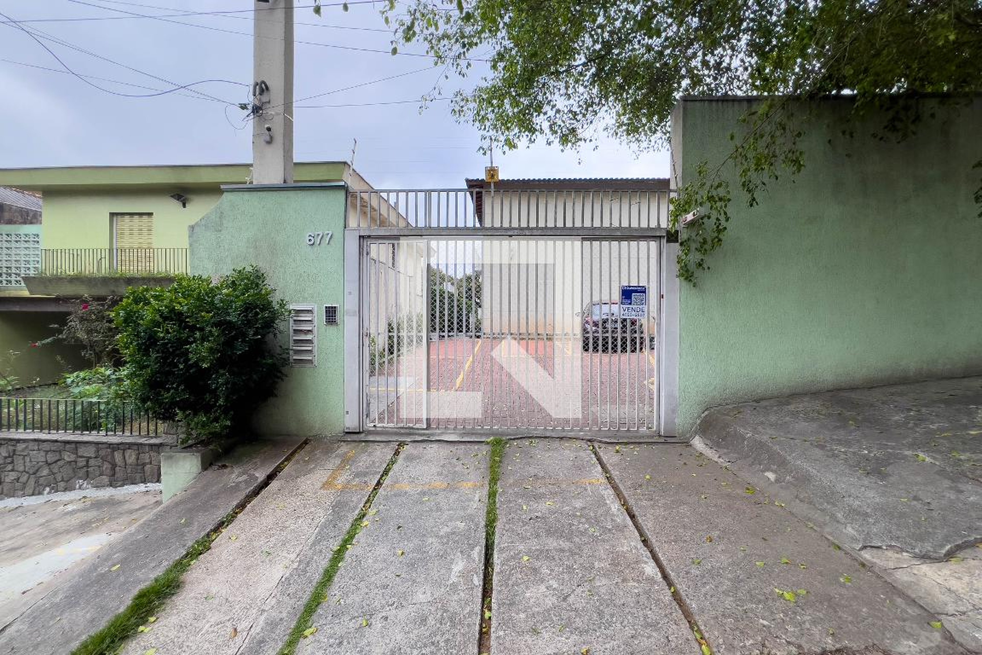 Fachada Condomínio em Rua Mariano Procópio, 677