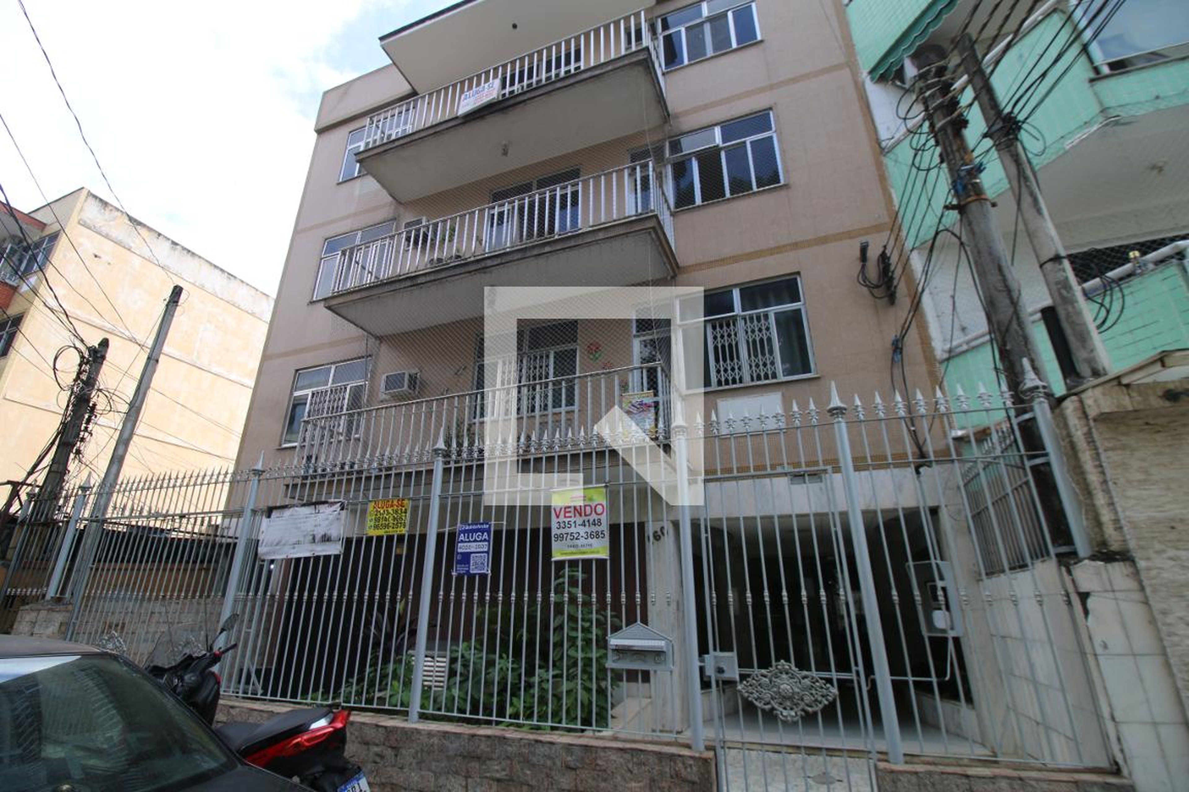 Fachada do Prédio Condomínio em Rua Irineu Corrêa, 160