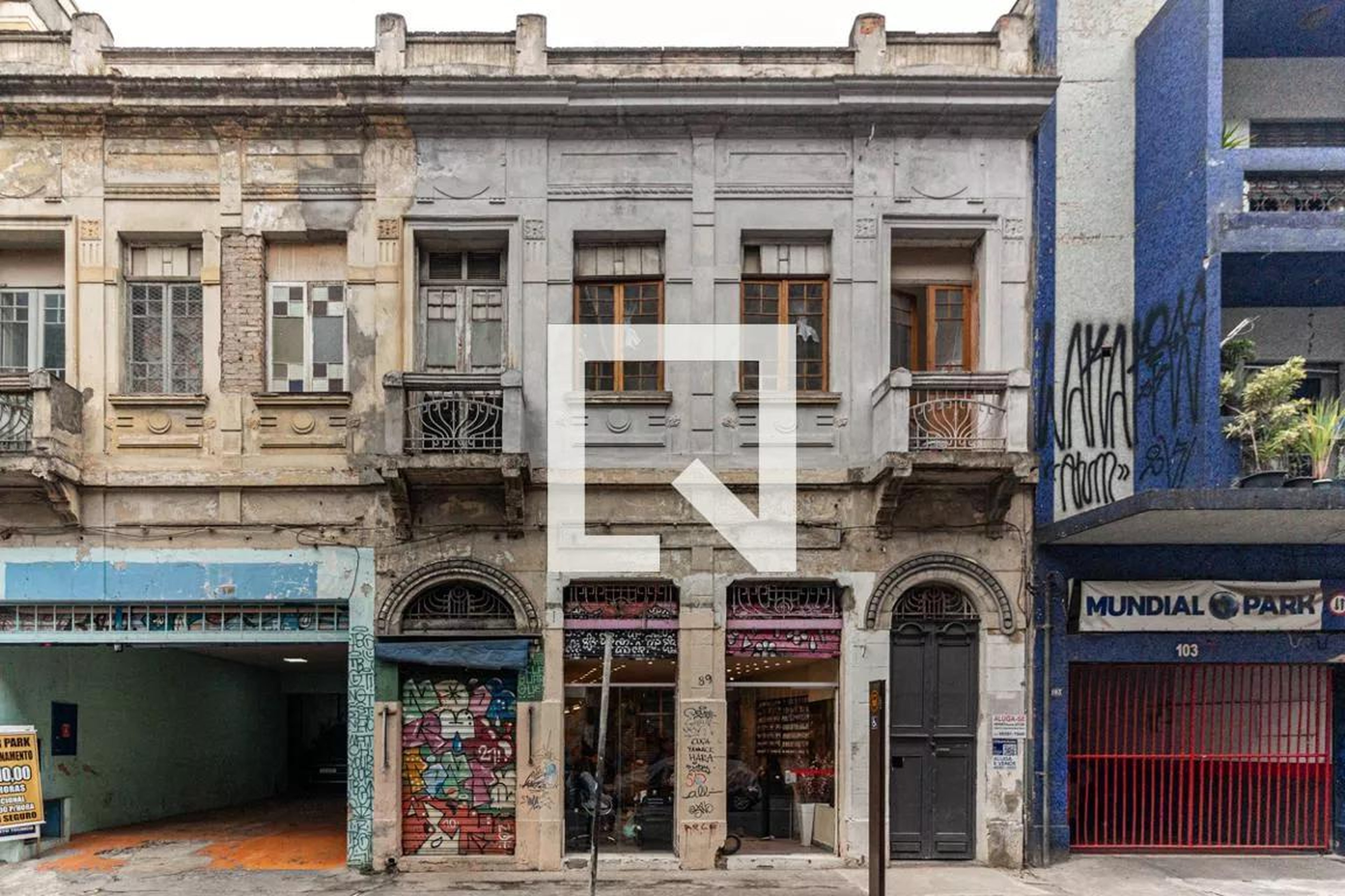 Fachada Condomínio em Rua Frederico Abranches, 99