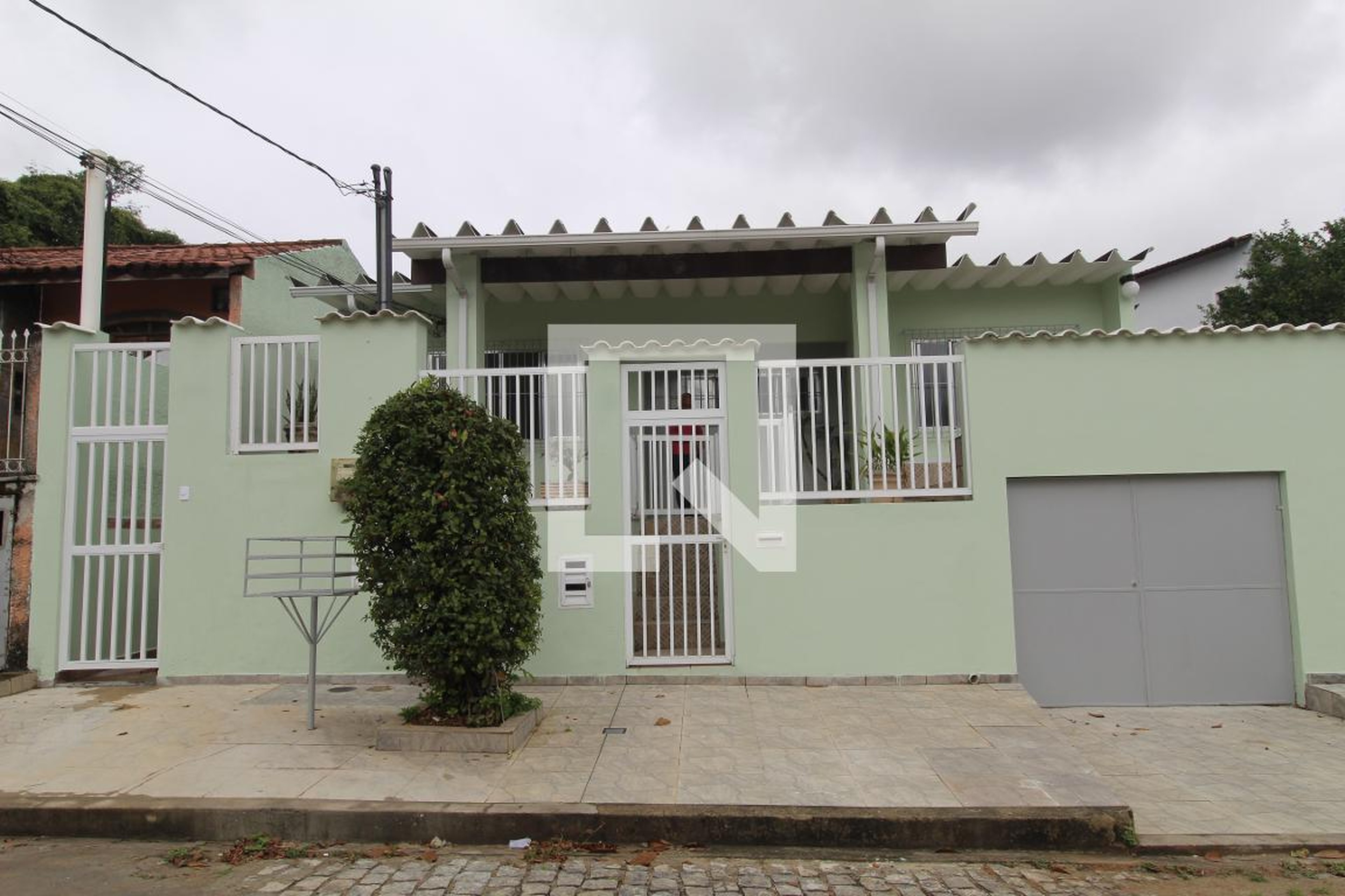 Fachada Condomínio em Rua Heriberto Paiva, 217