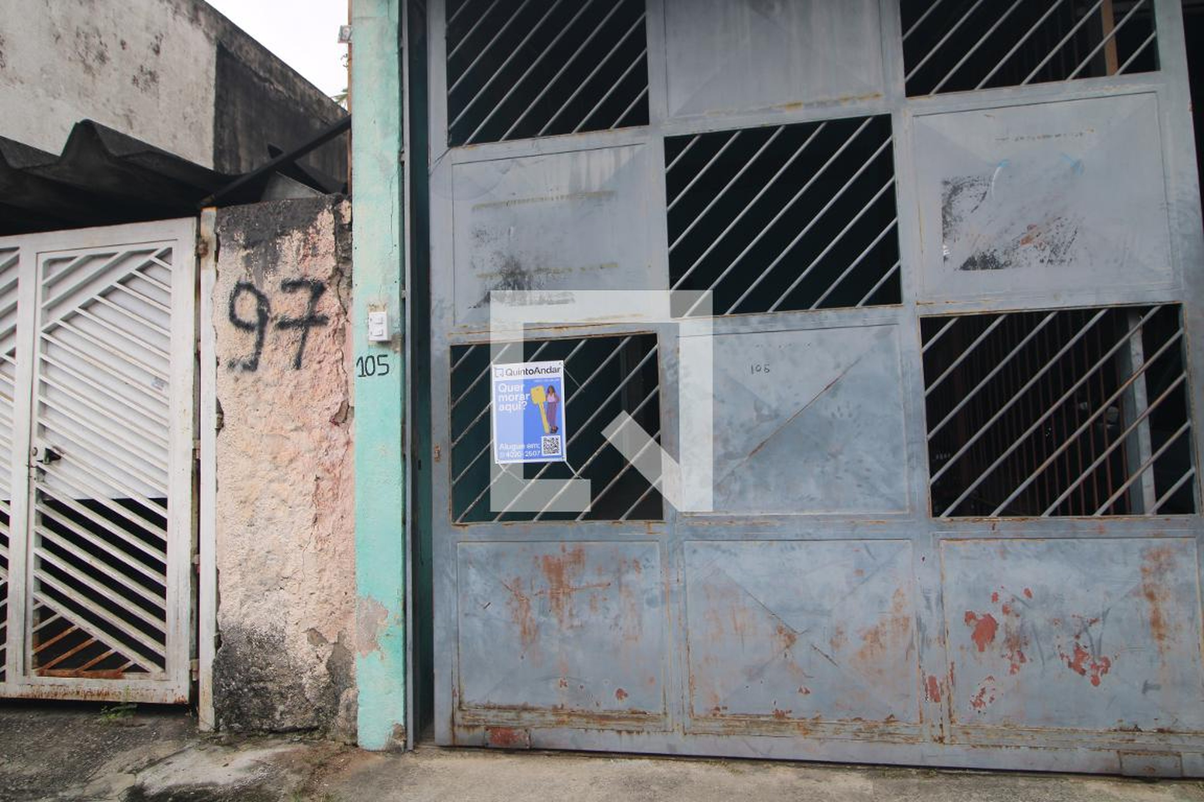 Fachada Condomínio em Rua Gregório de Torres, 105