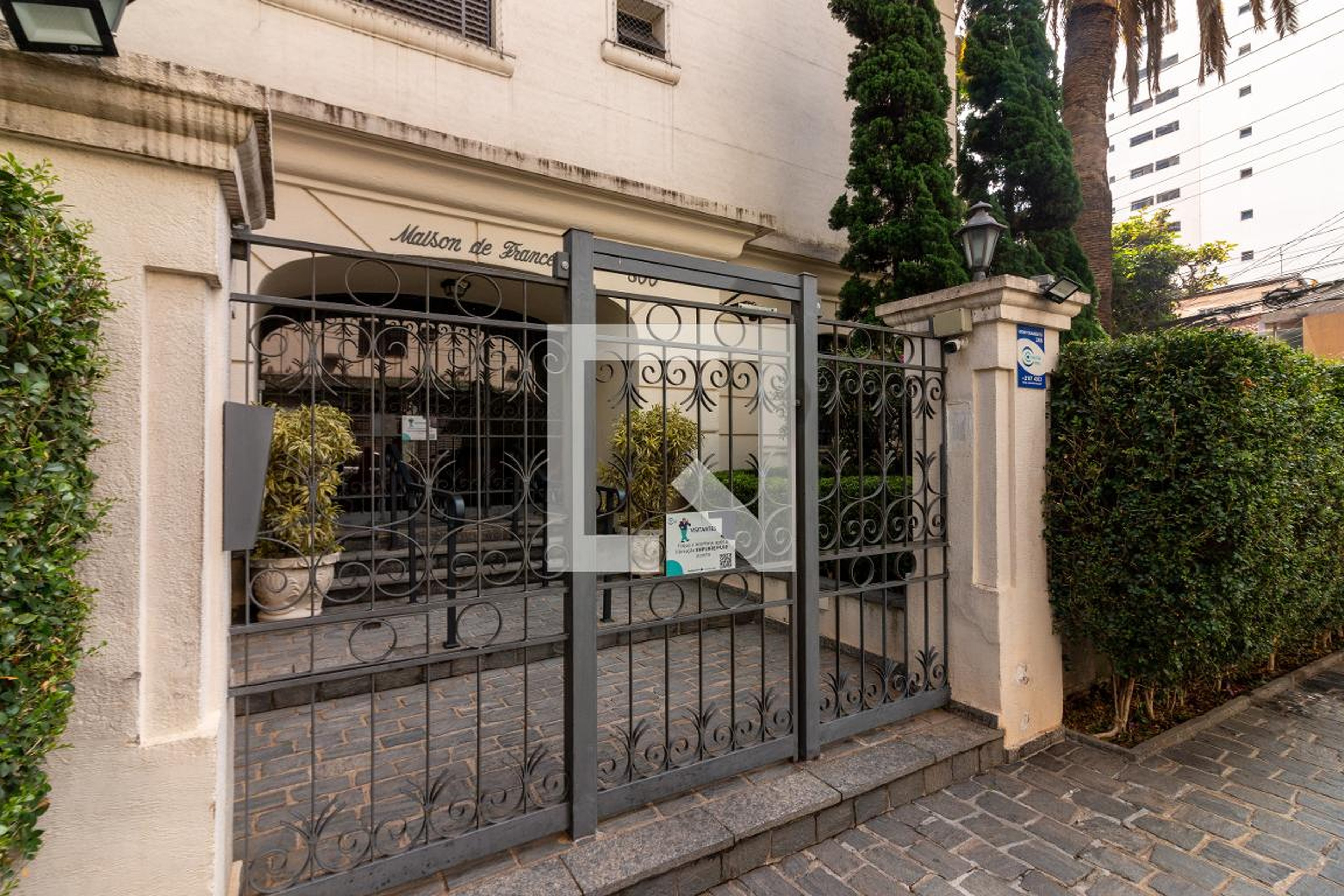 Fachada Condomínio Maison De France